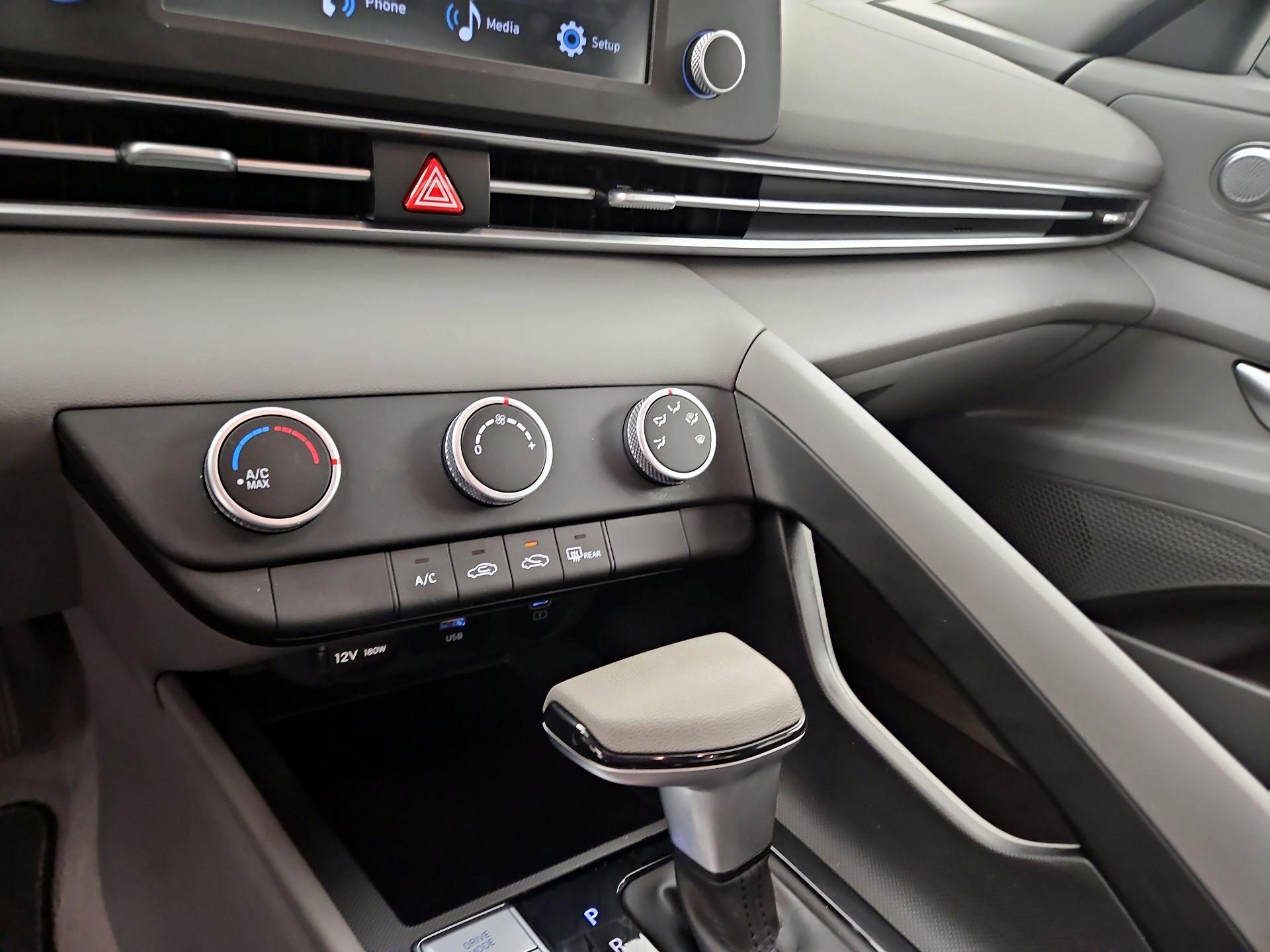 Thumbnail: 2024 Hyundai Elantra - 16