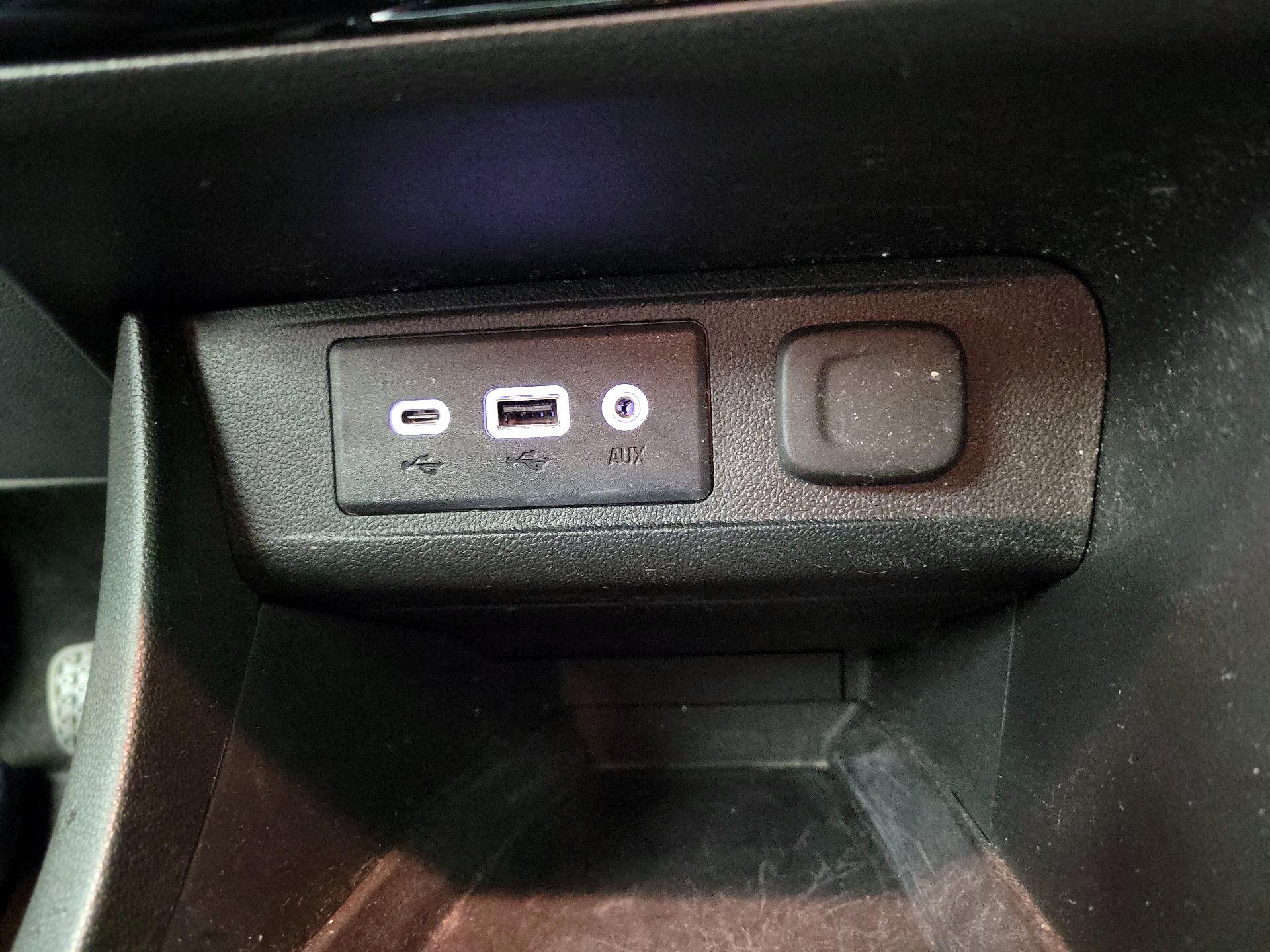 Thumbnail: 2023 Buick Encore GX - 19