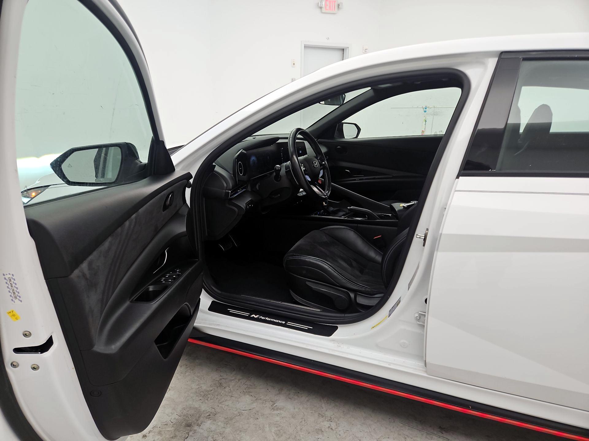 Thumbnail: 2022 Hyundai Elantra - 9