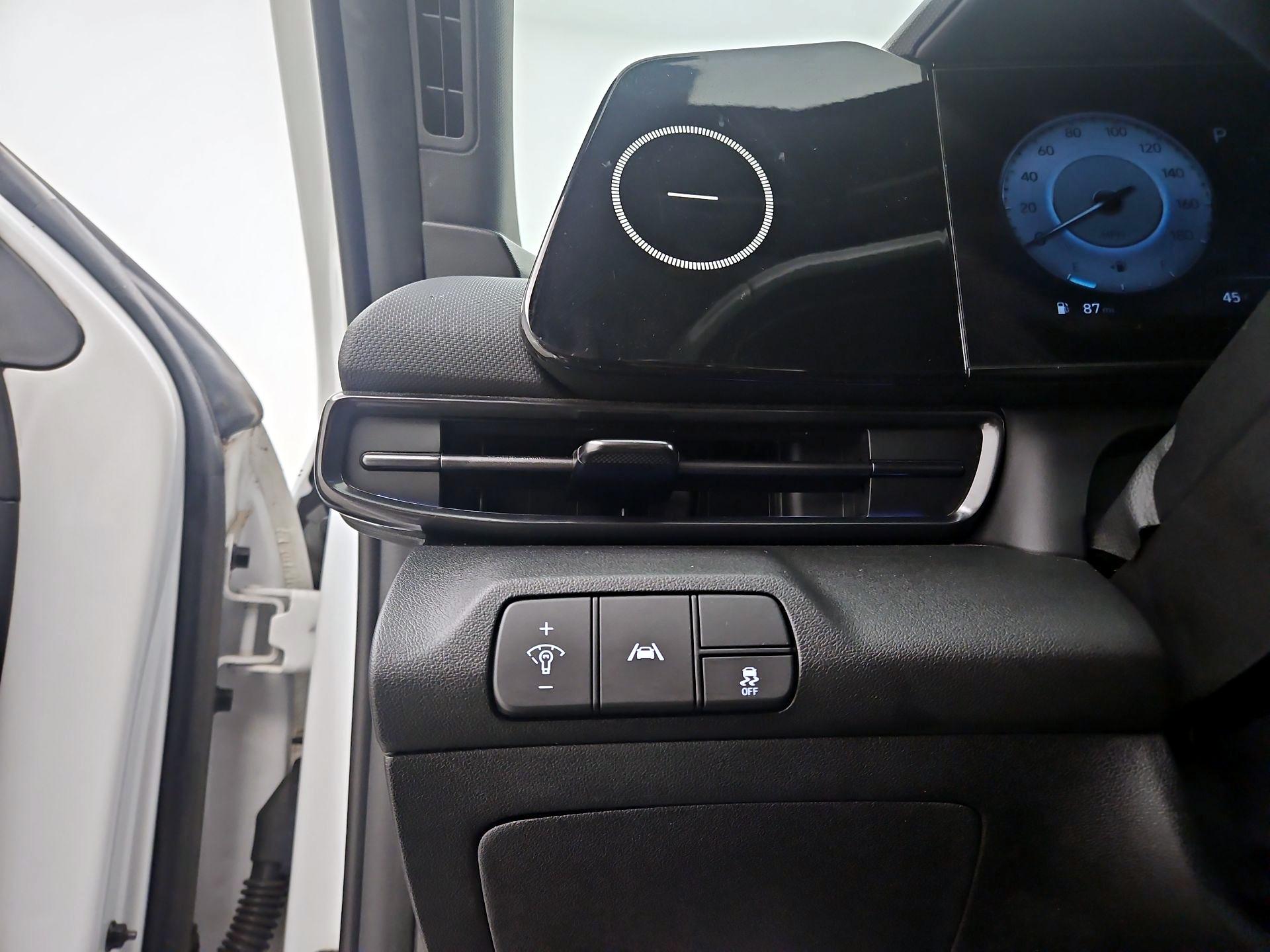 Thumbnail: 2022 Hyundai Elantra - 11