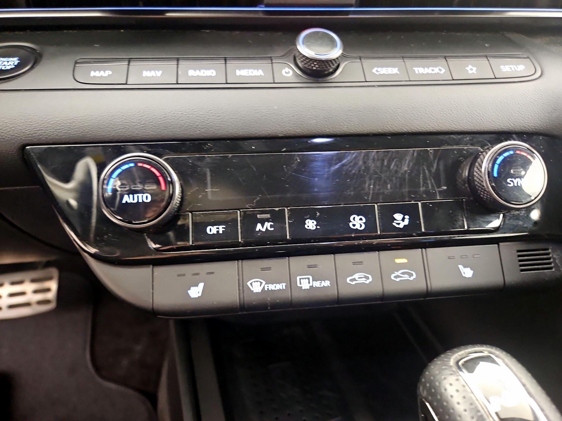 Thumbnail: 2022 Hyundai Elantra - 15