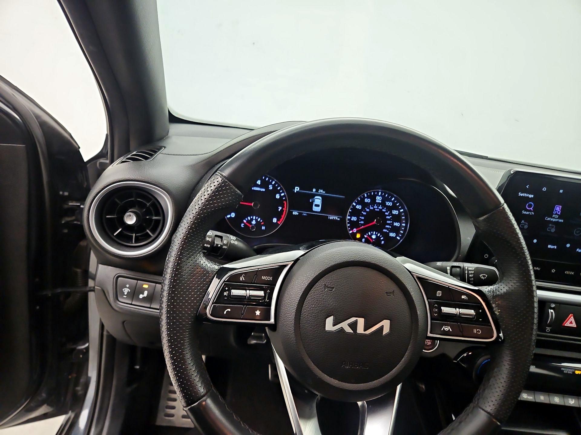 Thumbnail: 2023 Kia Forte - 10