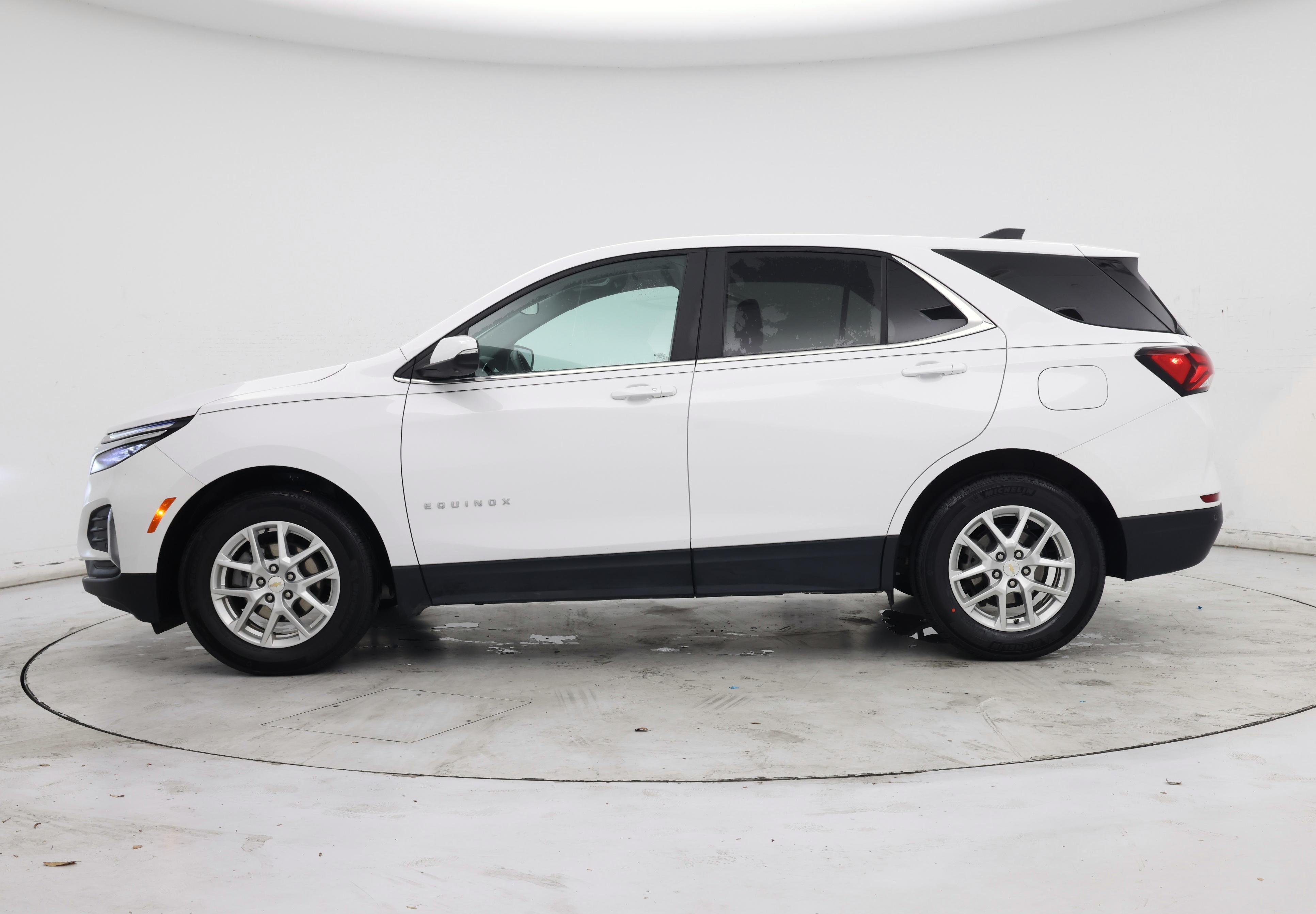 Thumbnail: 2022 Chevrolet Equinox - 3