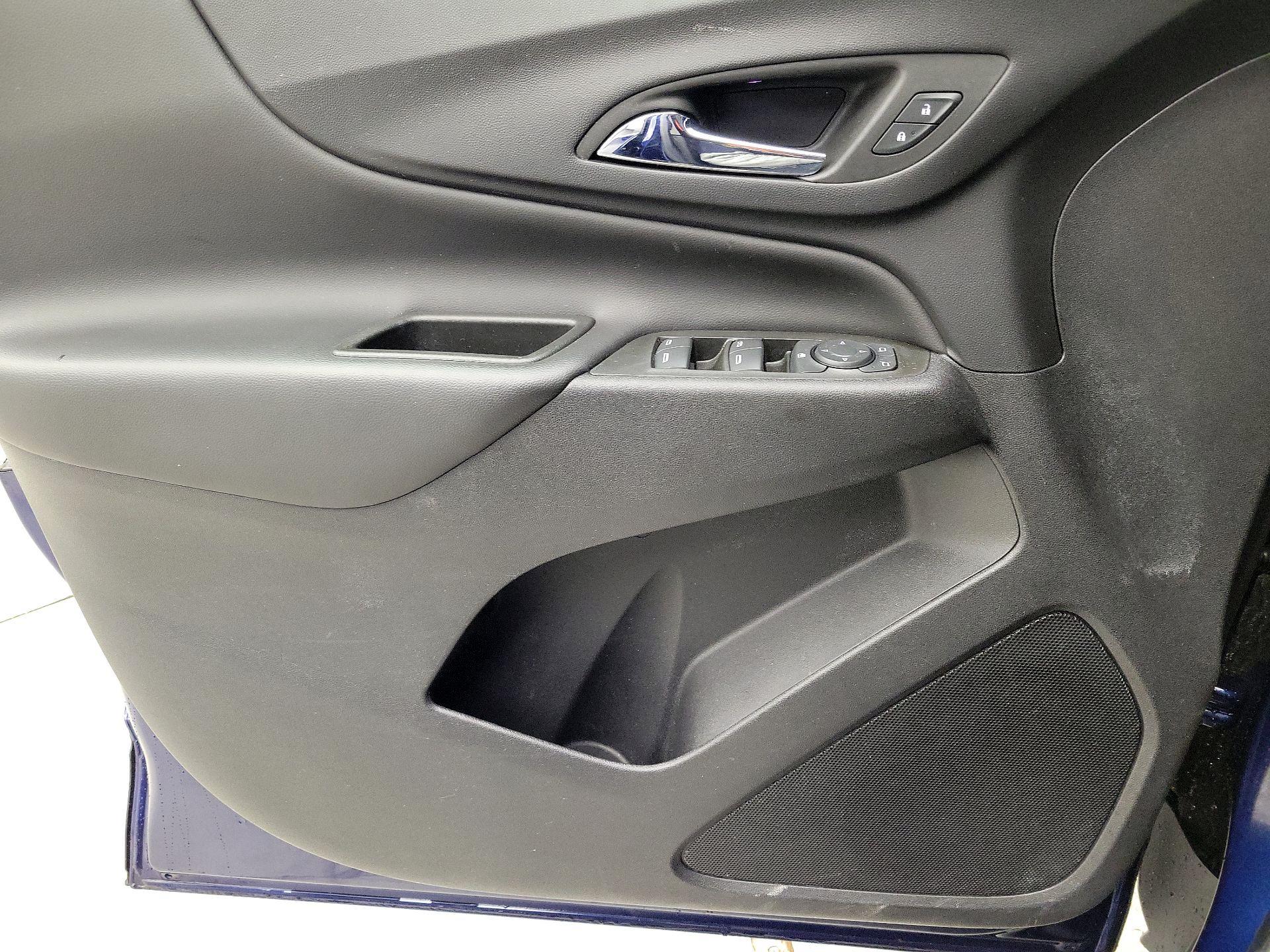 Thumbnail: 2022 Chevrolet Equinox - 12