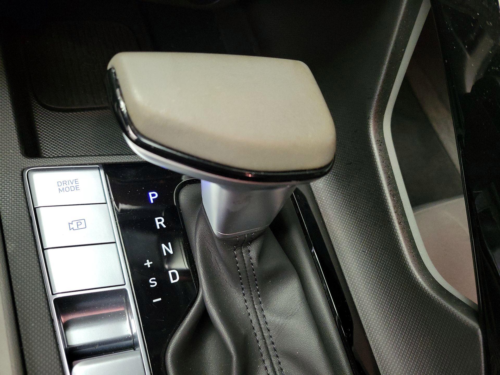 Thumbnail: 2024 Hyundai Elantra - 18