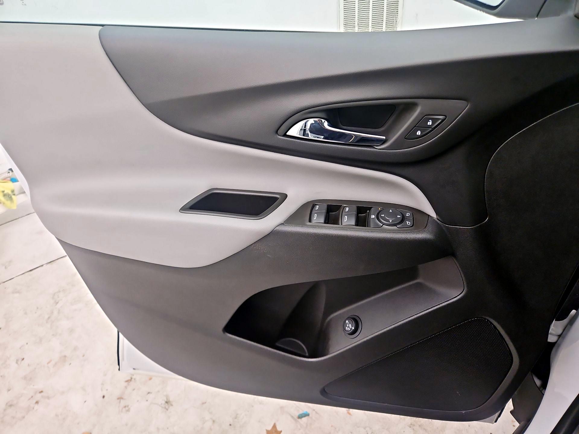 Thumbnail: 2023 Chevrolet Equinox - 10