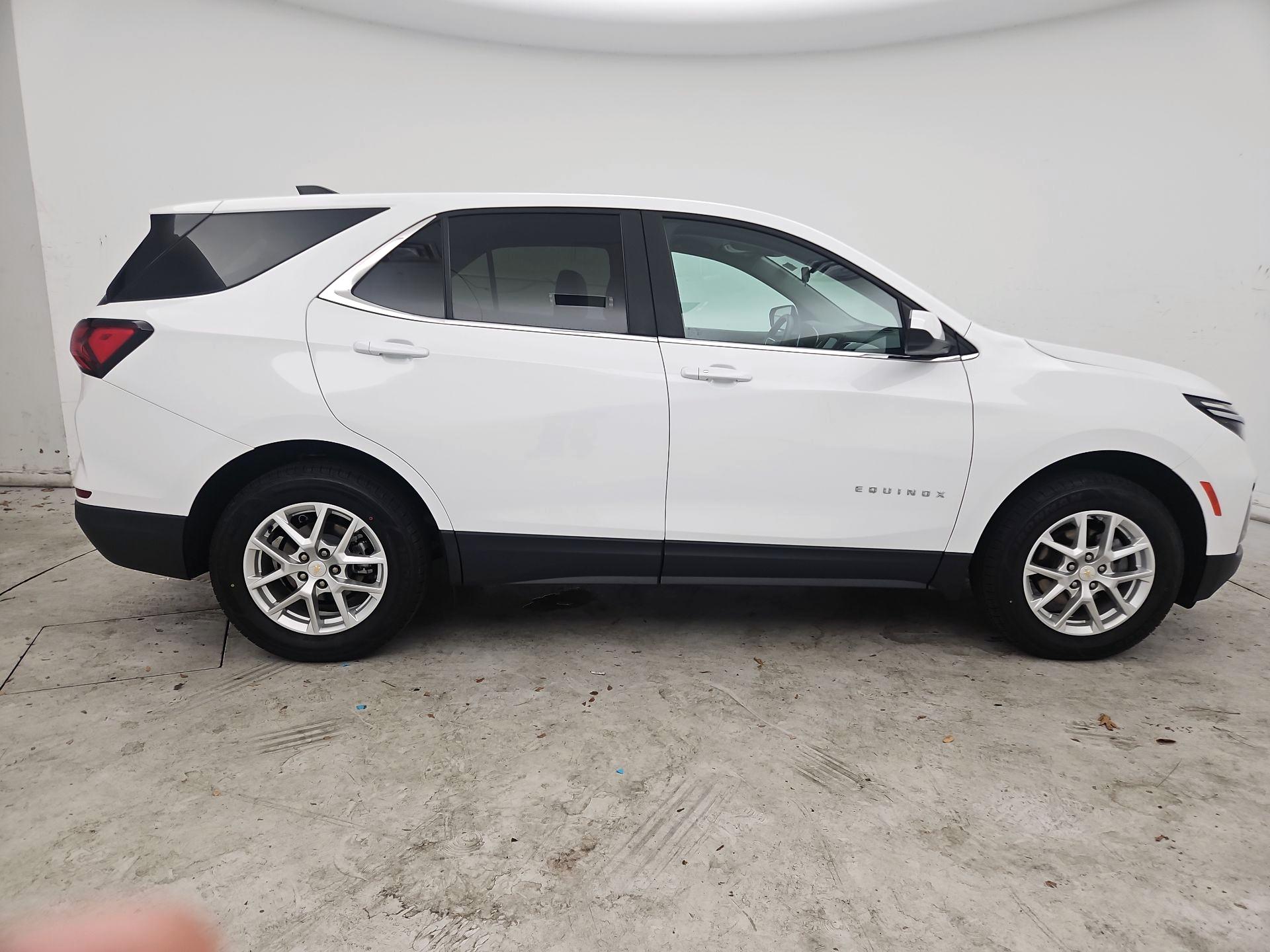 Thumbnail: 2023 Chevrolet Equinox - 4