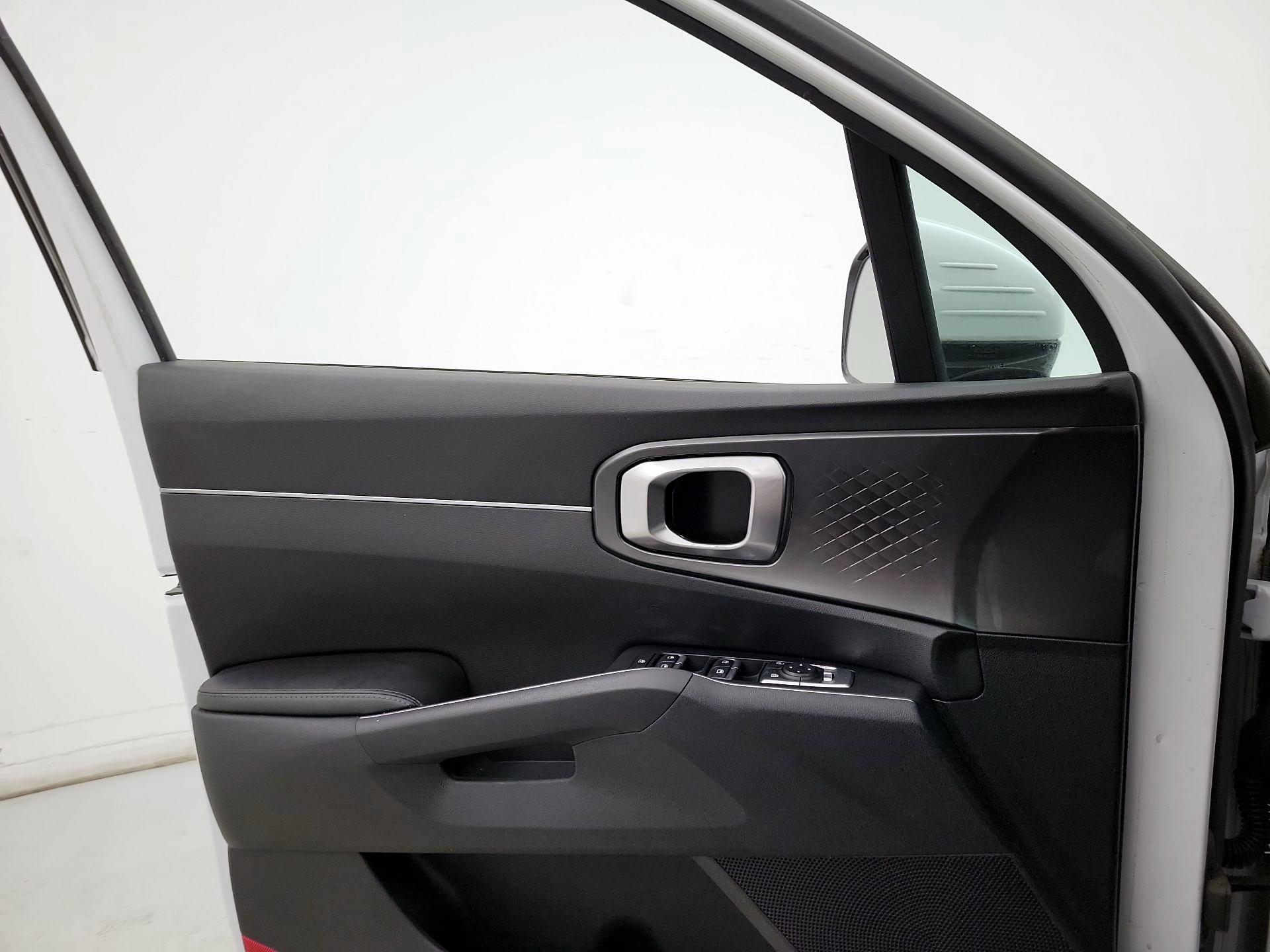 Thumbnail: 2022 Kia Sorento - 12