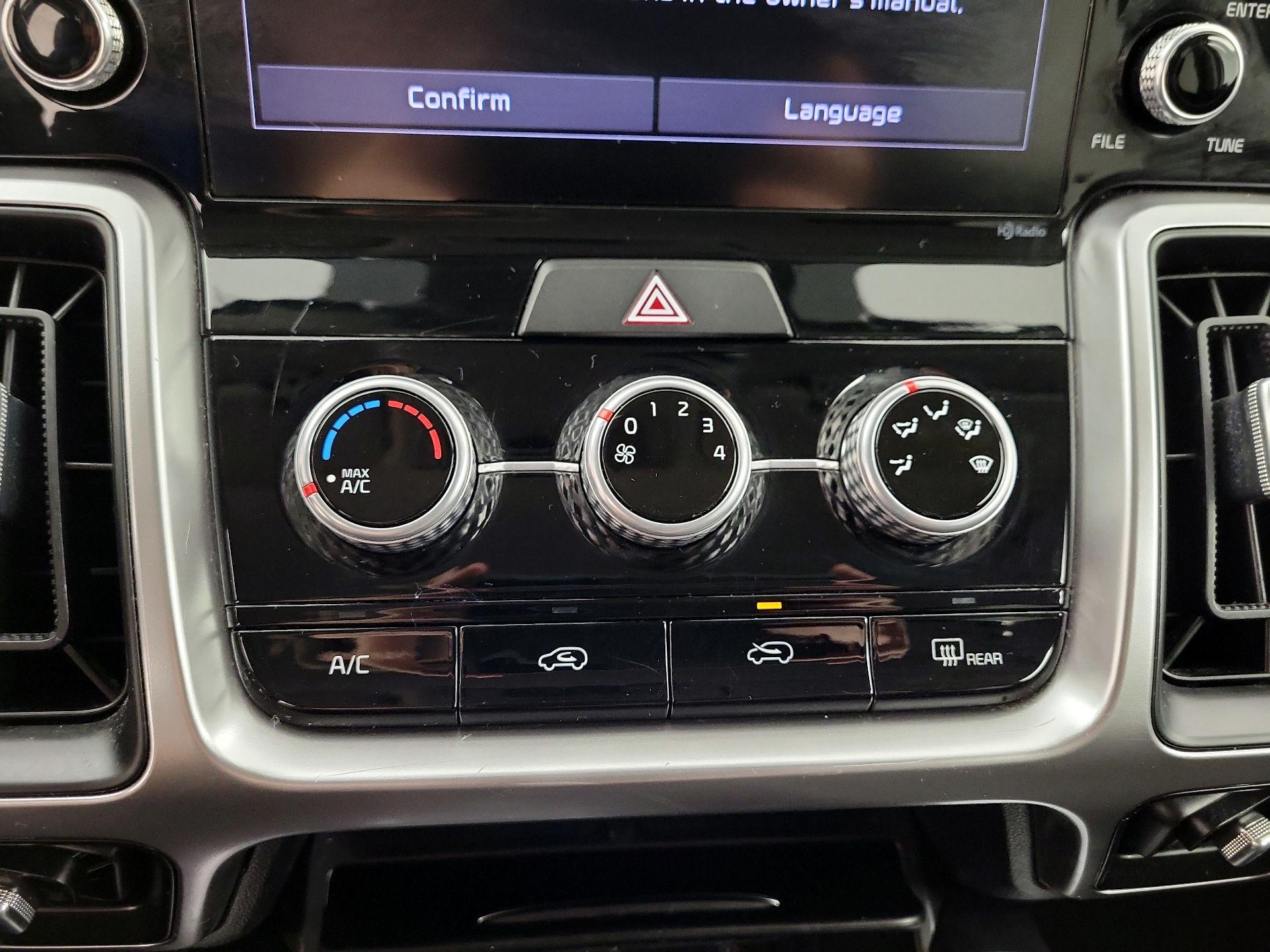 Thumbnail: 2022 Kia Sorento - 16