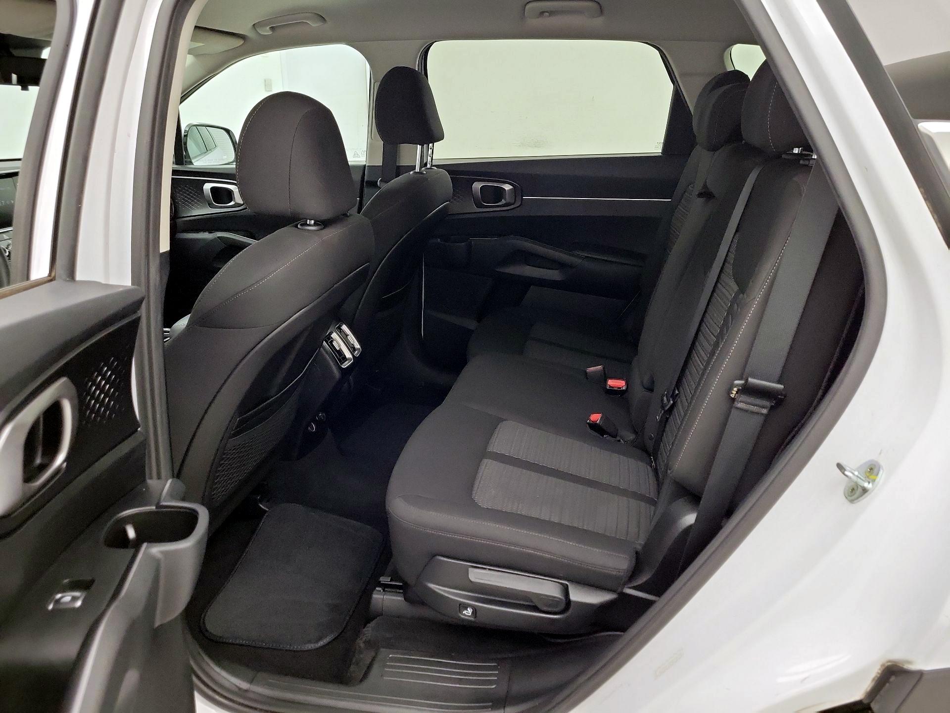 Thumbnail: 2022 Kia Sorento - 19