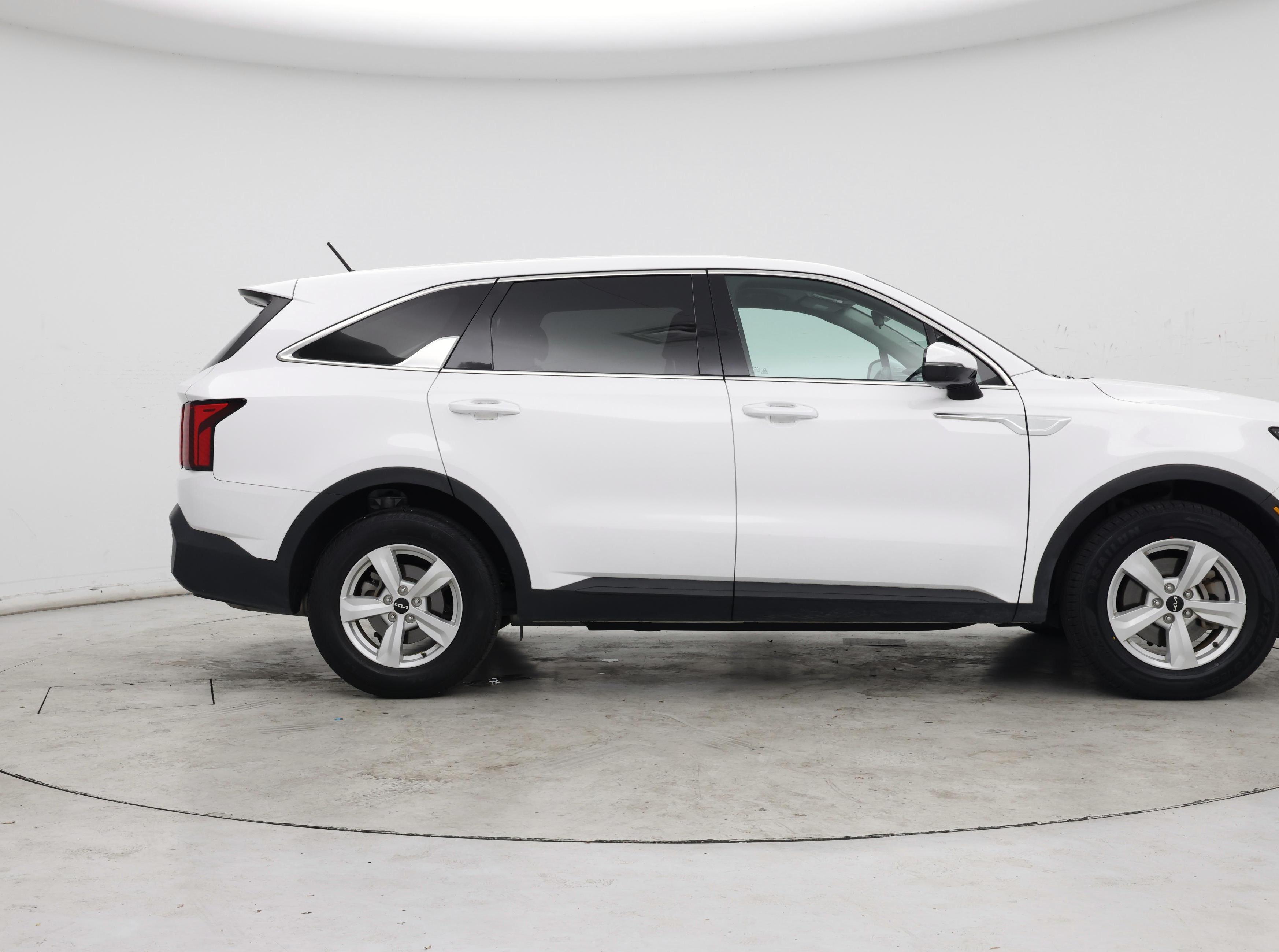 Thumbnail: 2022 Kia Sorento - 7