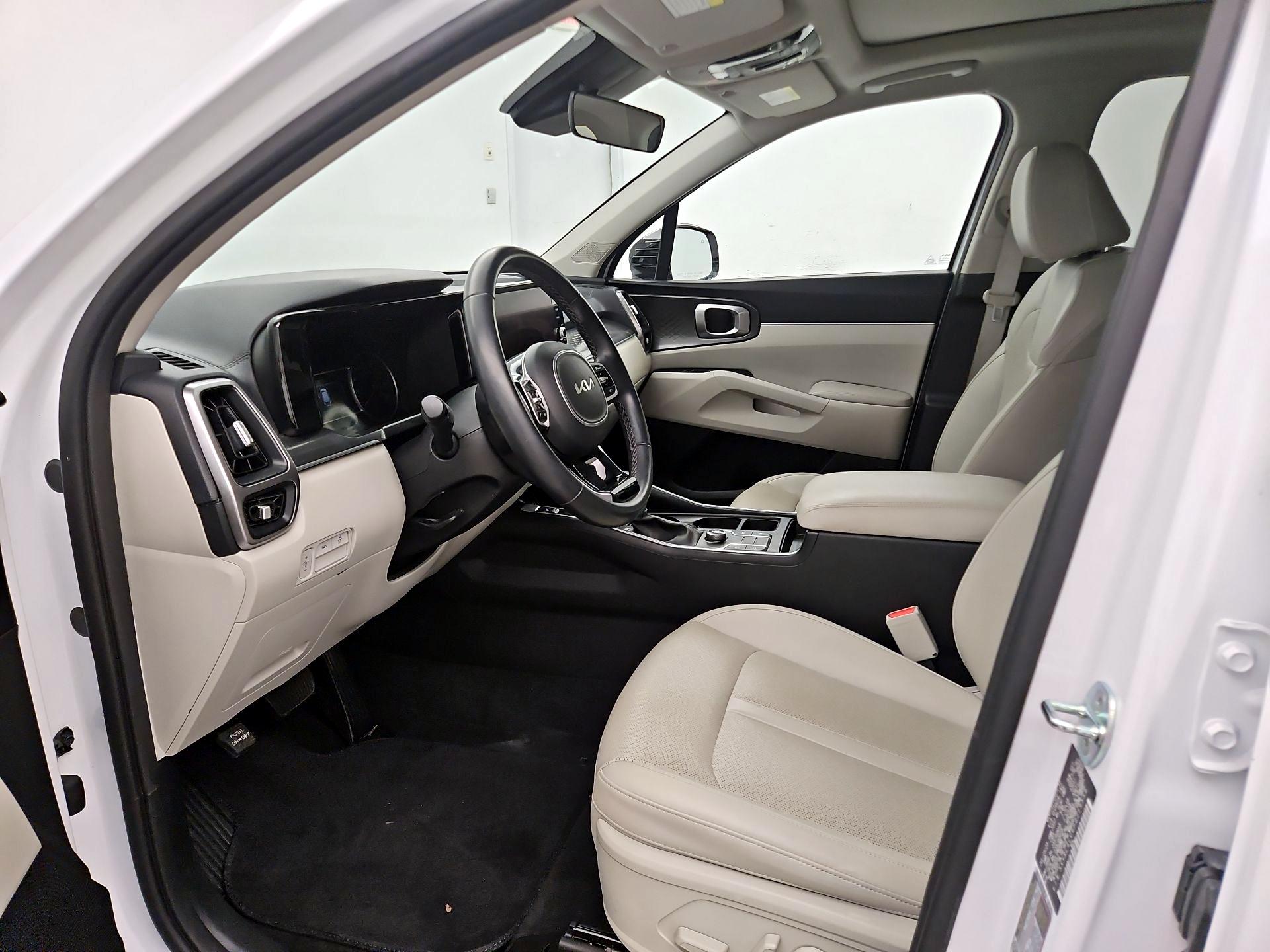 Thumbnail: 2023 Kia Sorento - 11