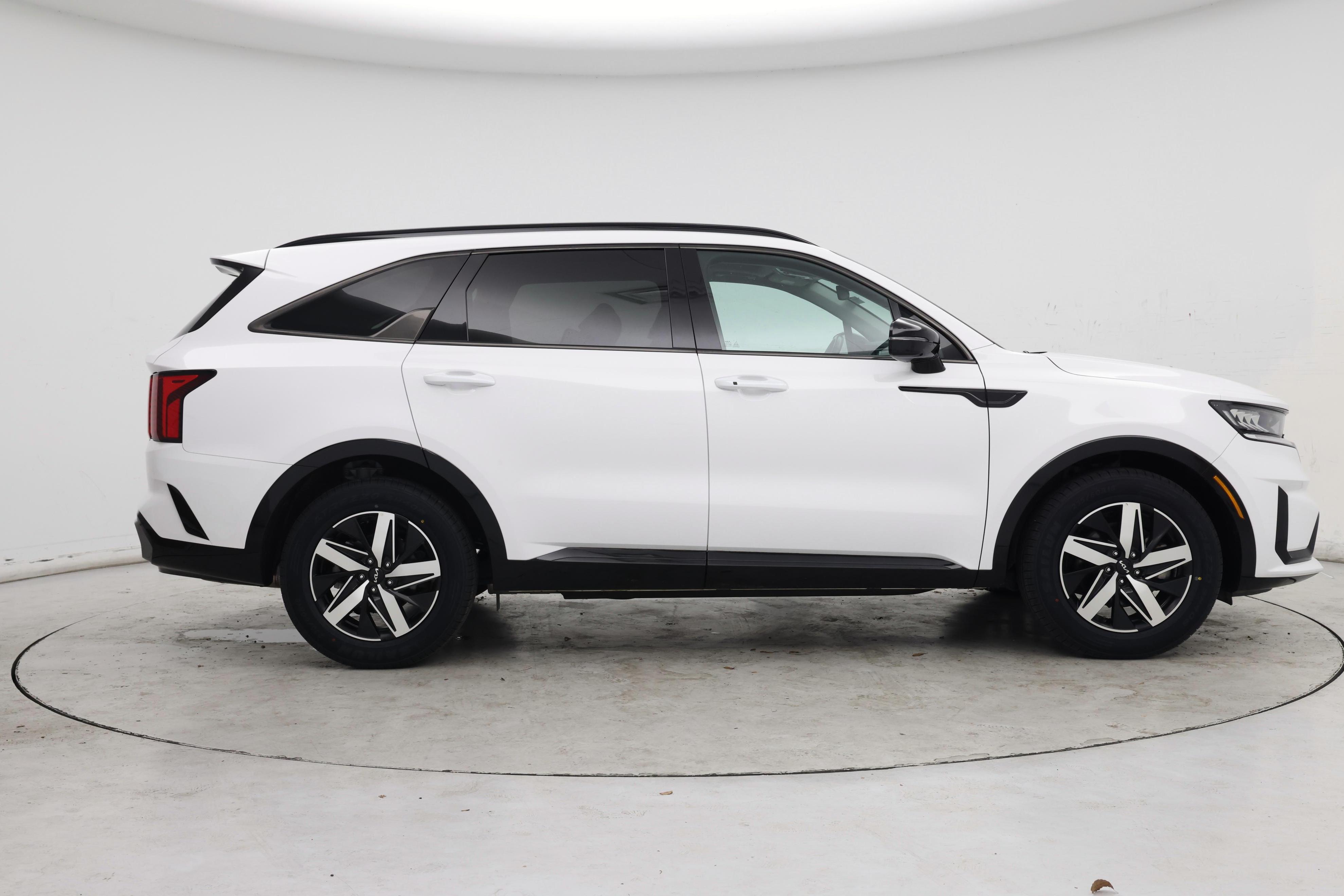 Thumbnail: 2023 Kia Sorento - 7