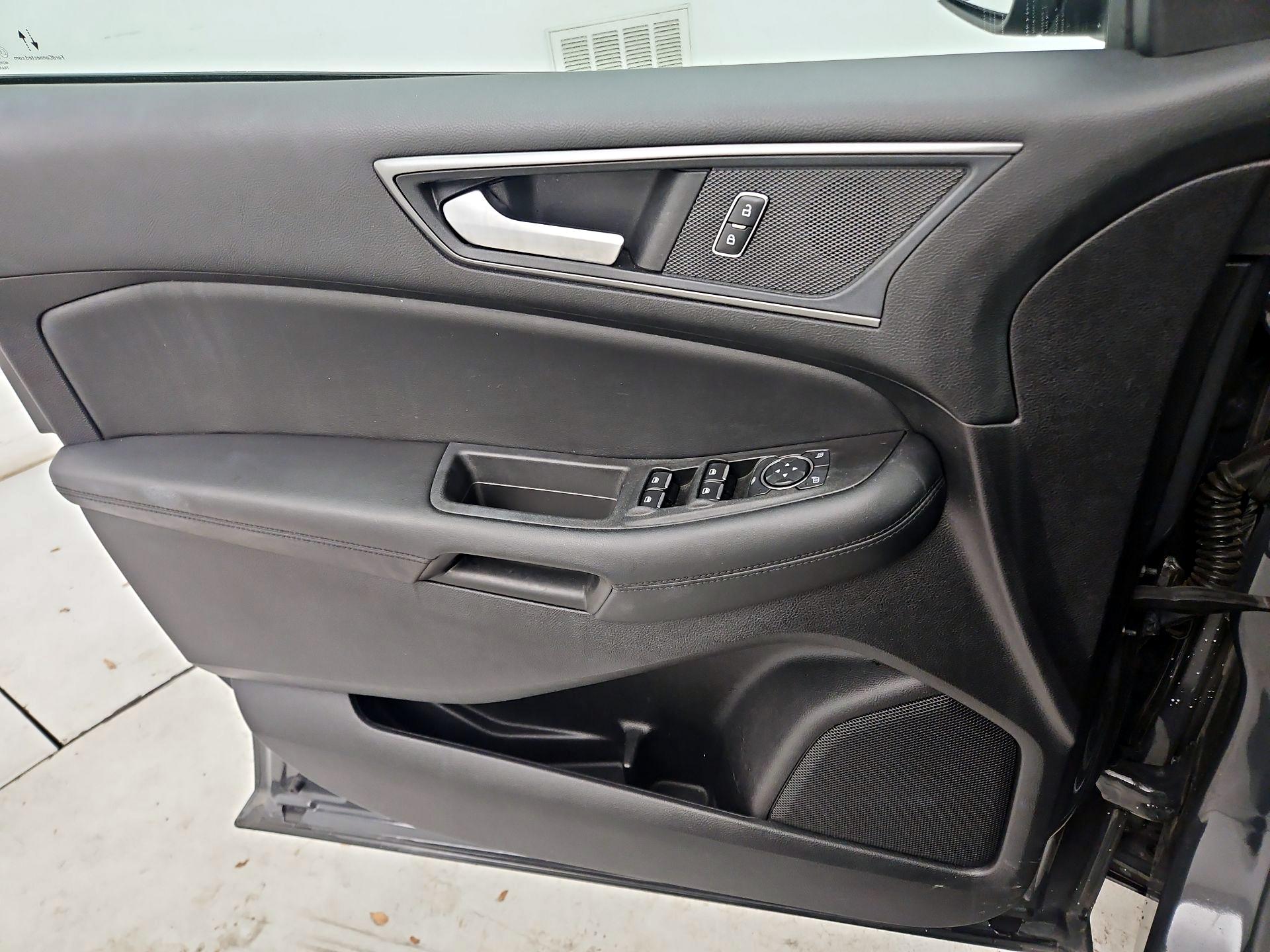 Thumbnail: 2021 Ford Edge - 12