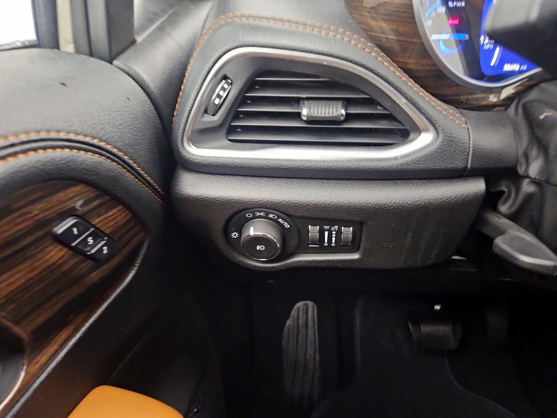 Thumbnail: 2021 Chrysler Pacifica - 13