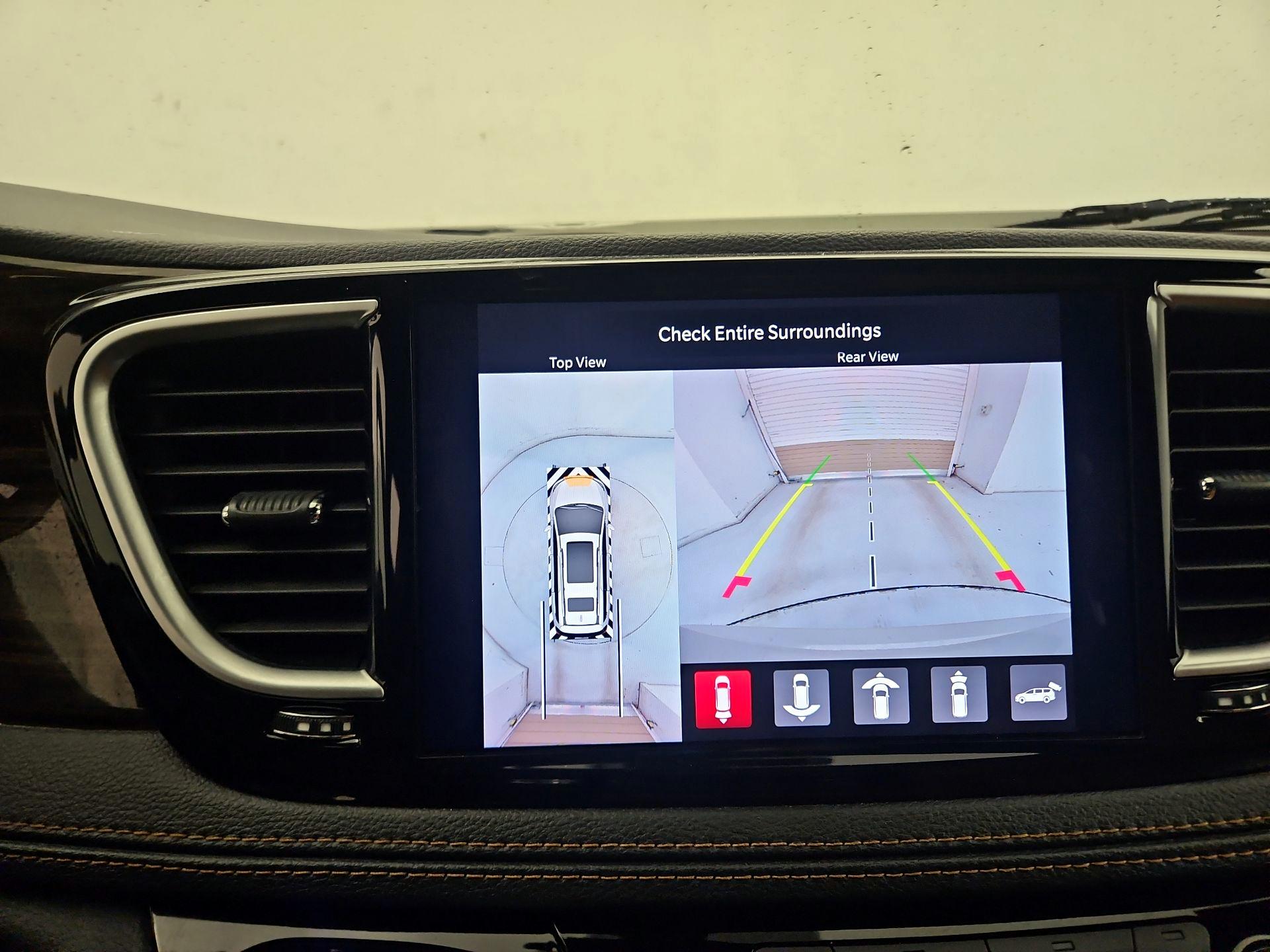 Thumbnail: 2021 Chrysler Pacifica - 15