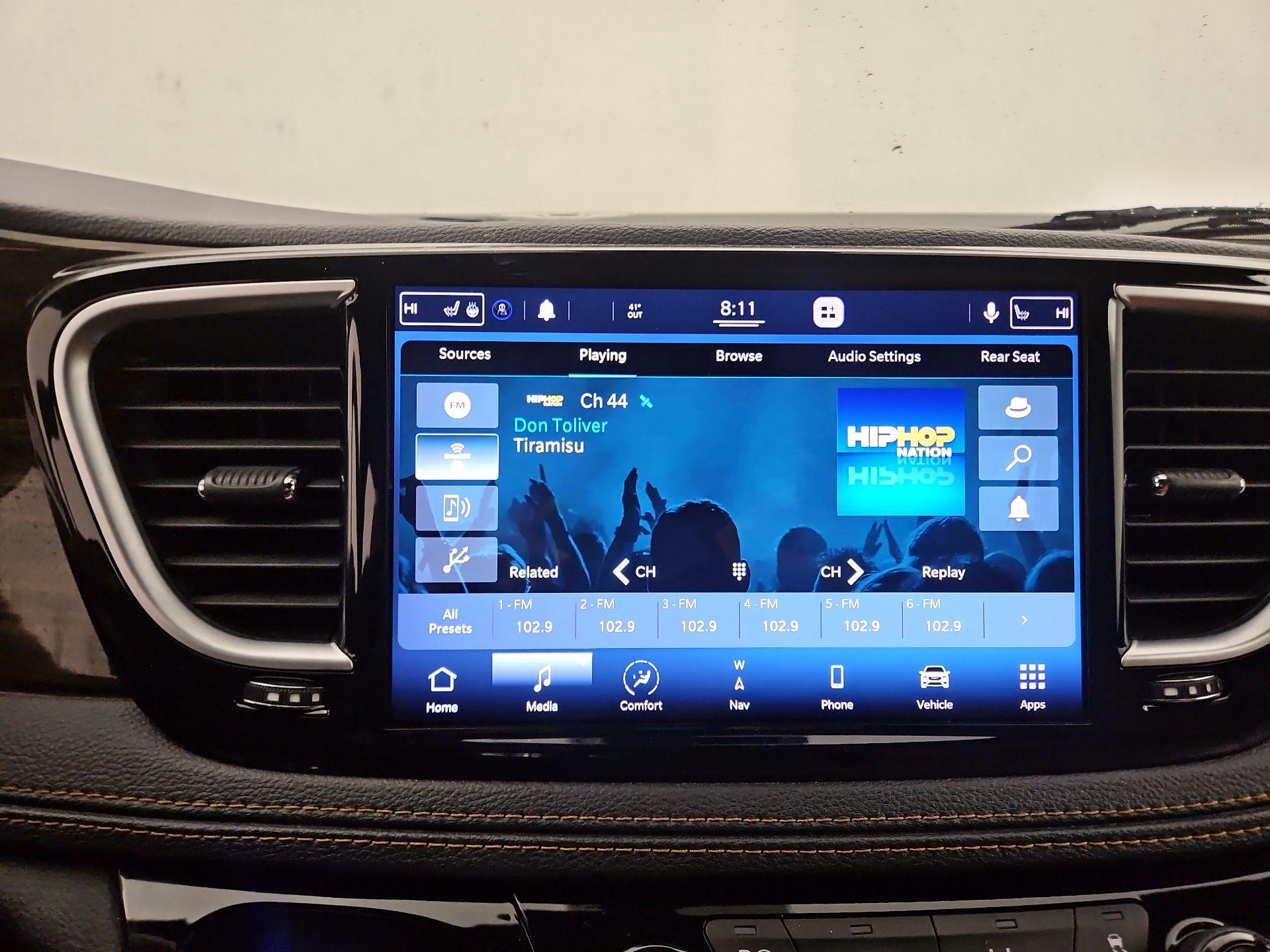 Thumbnail: 2021 Chrysler Pacifica - 16