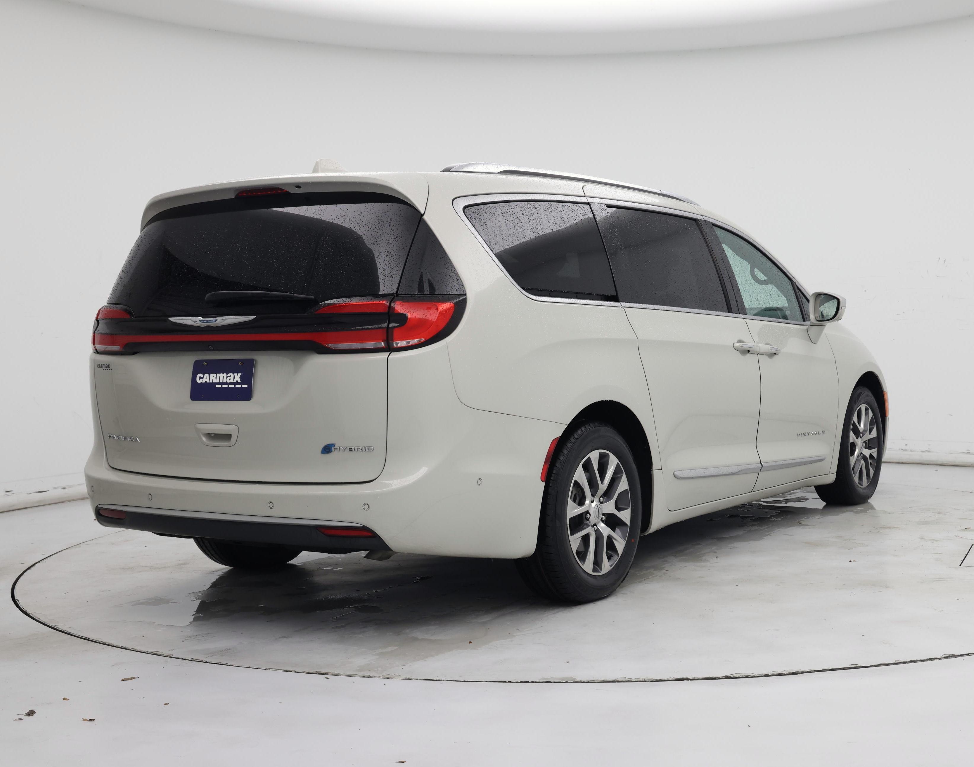 Thumbnail: 2021 Chrysler Pacifica - 8