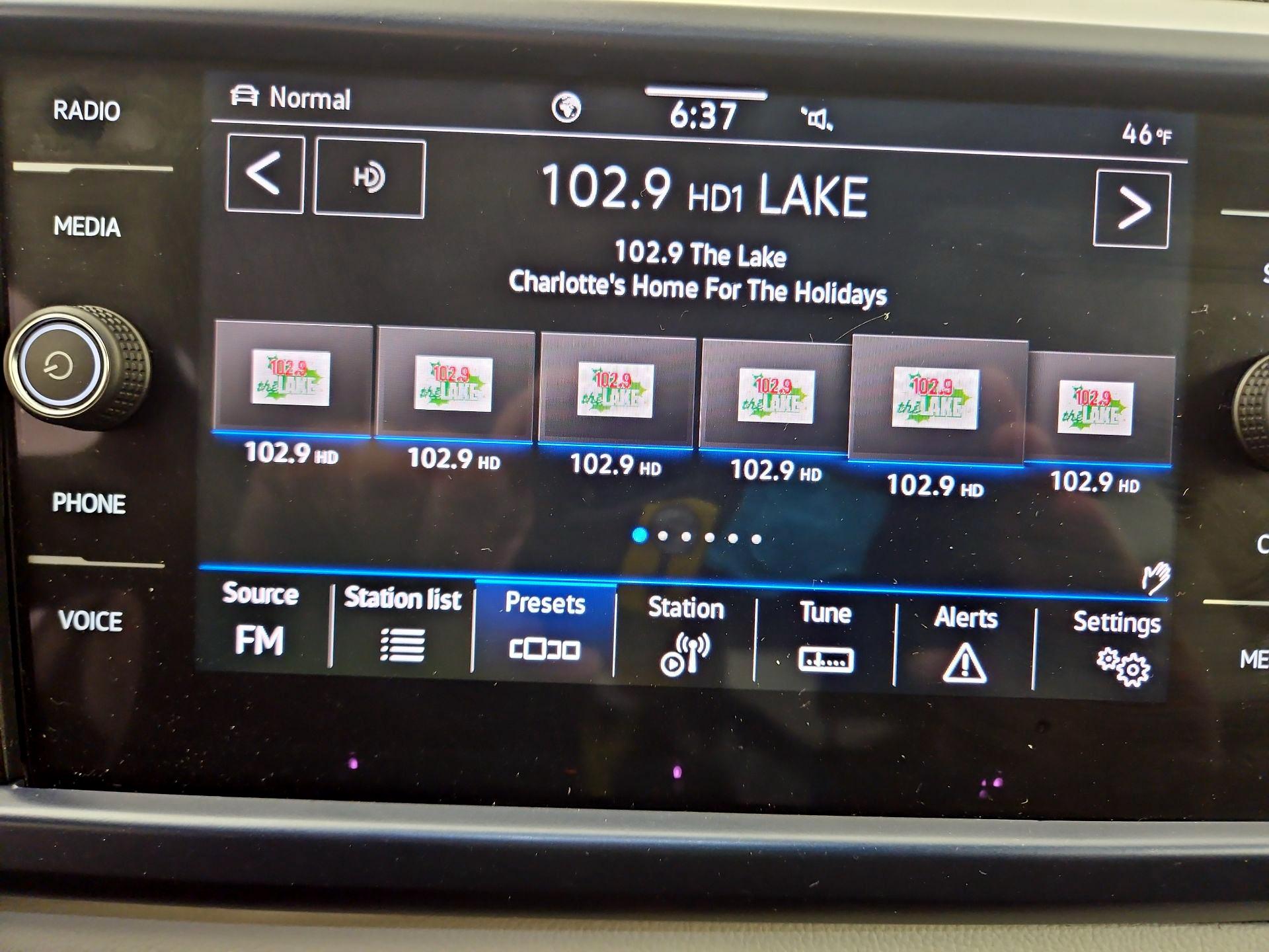 Thumbnail: 2023 Volkswagen Taos - 15