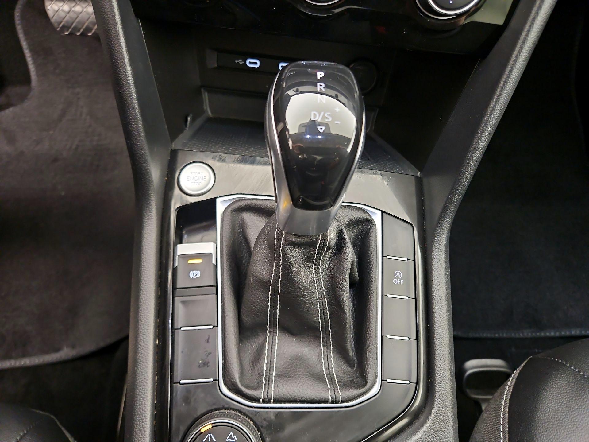 Thumbnail: 2023 Volkswagen Taos - 17