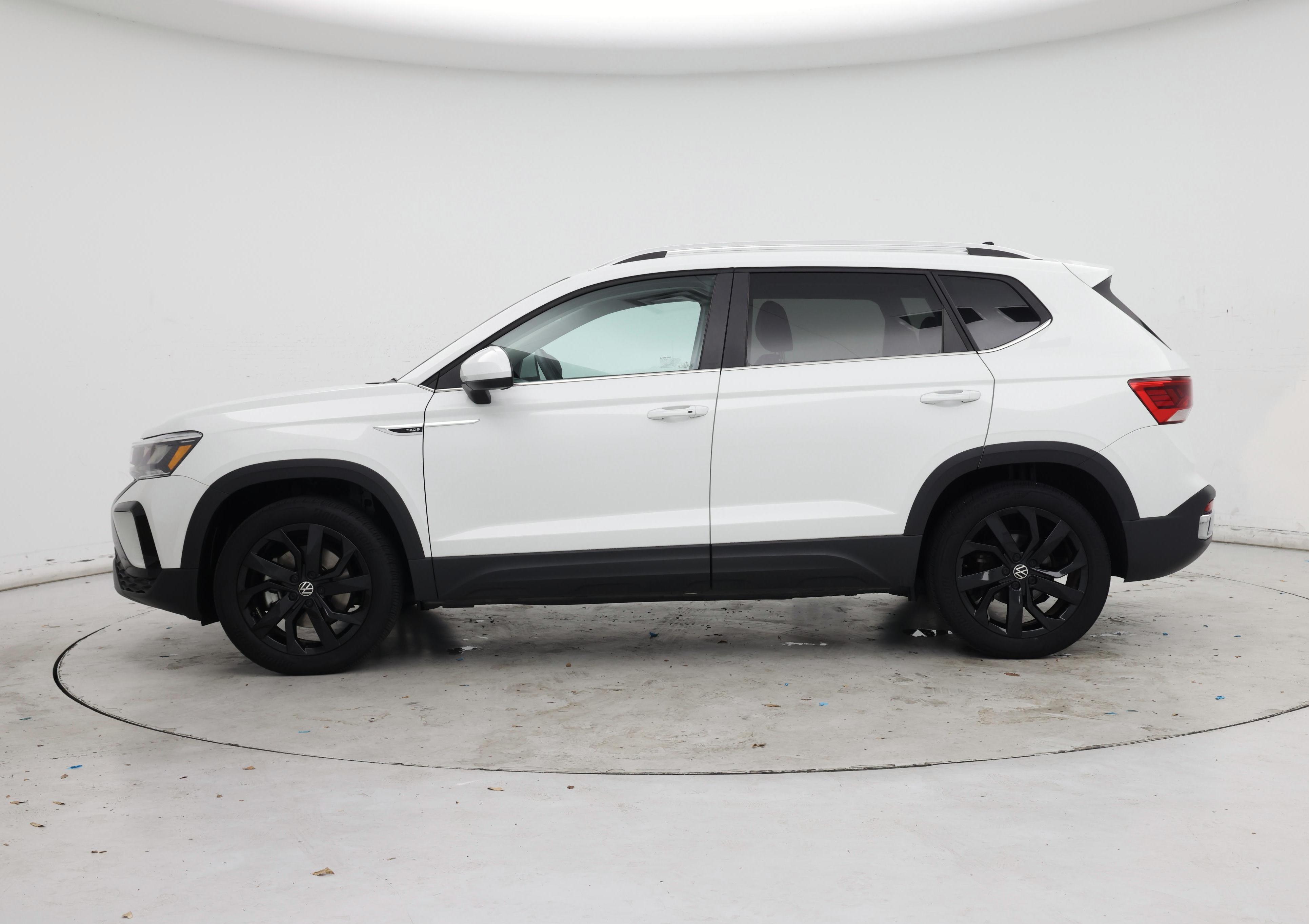 Thumbnail: 2023 Volkswagen Taos - 3