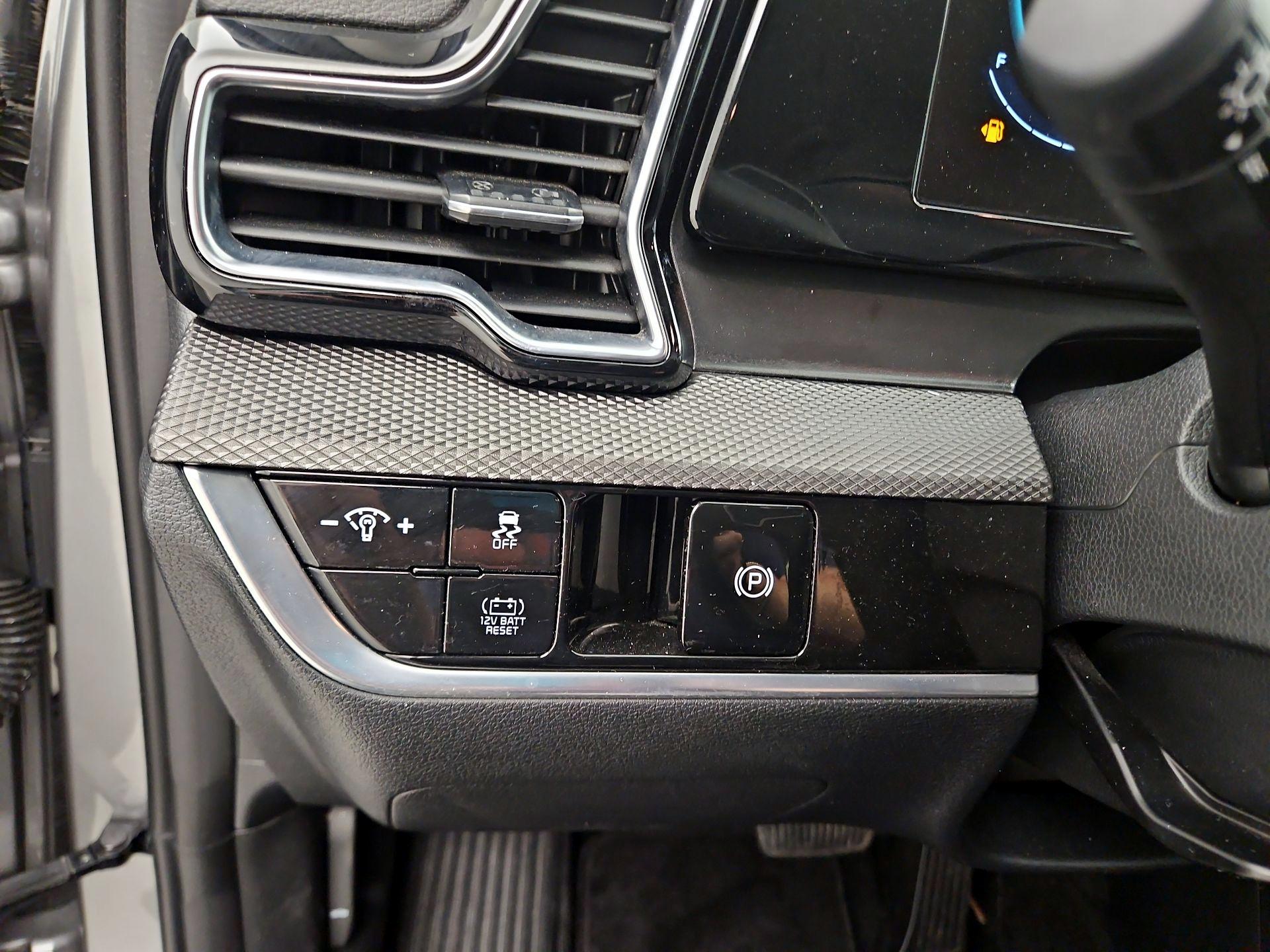 Thumbnail: 2023 Kia Sportage - 13