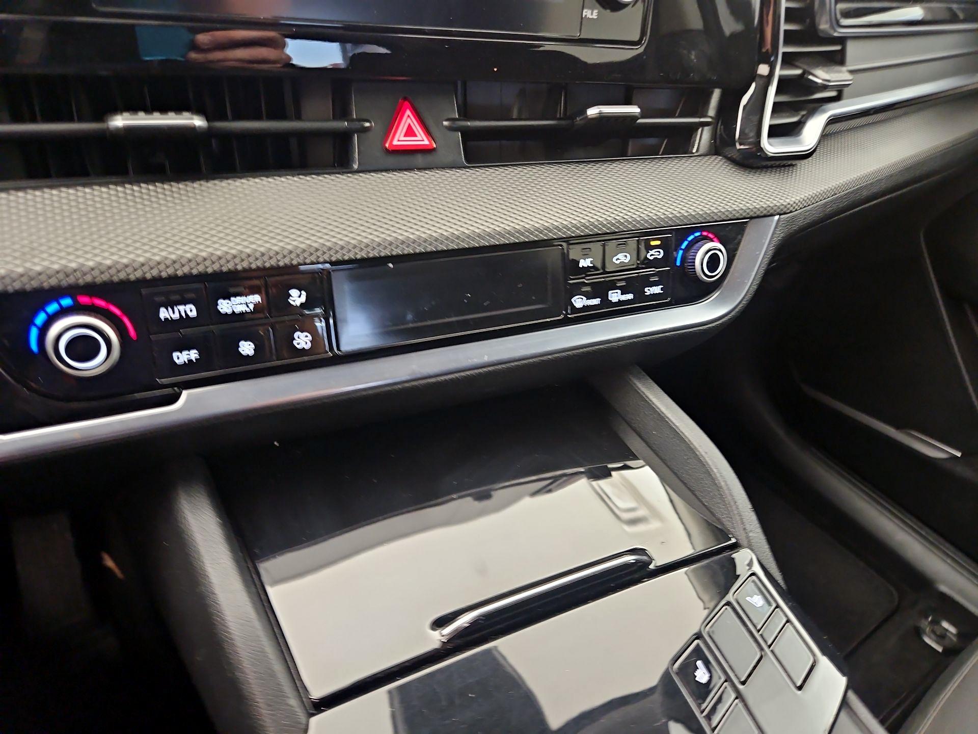 Thumbnail: 2023 Kia Sportage - 16