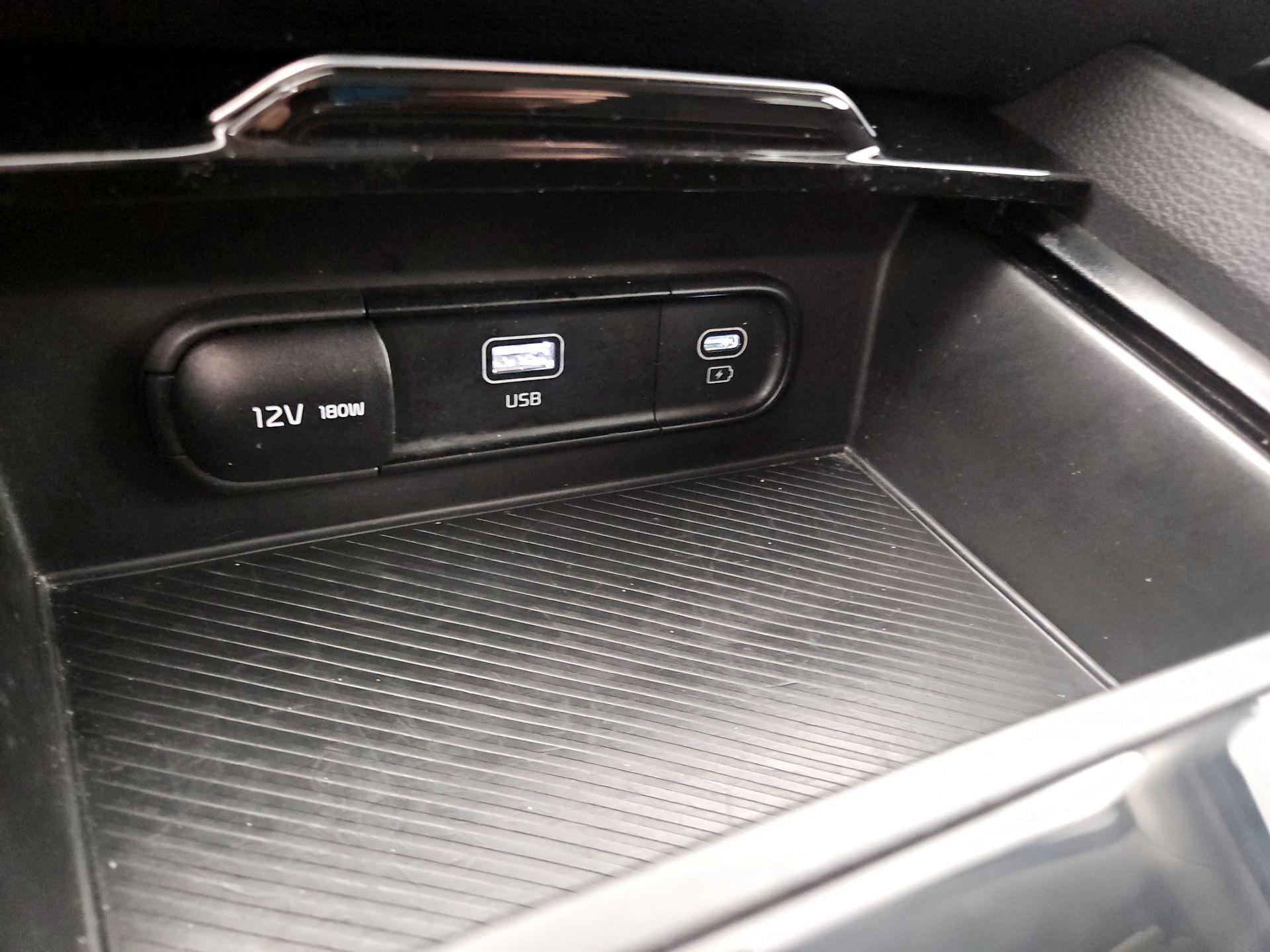 Thumbnail: 2023 Kia Sportage - 18