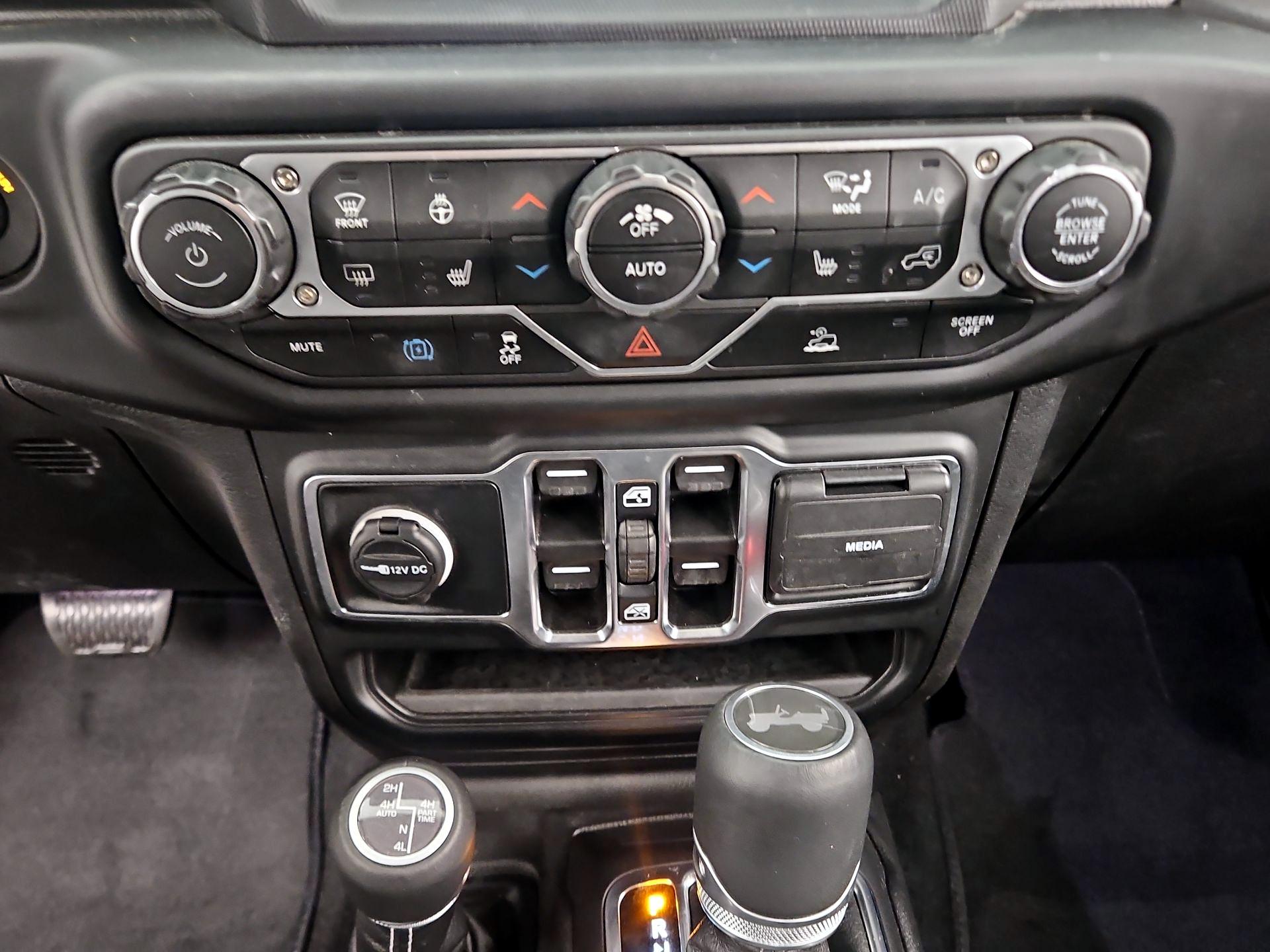 Thumbnail: 2022 Jeep Wrangler - 16