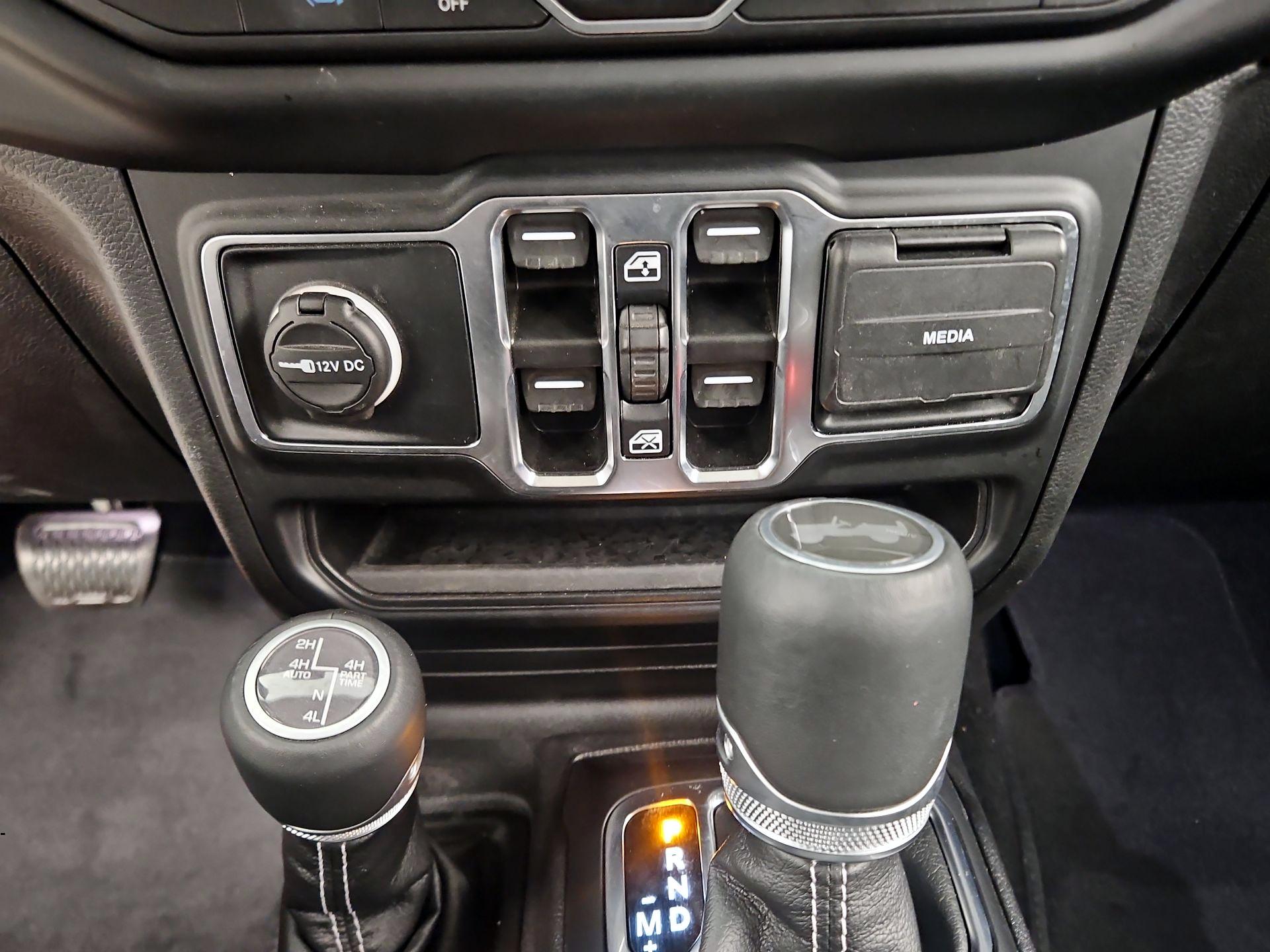 Thumbnail: 2022 Jeep Wrangler - 18