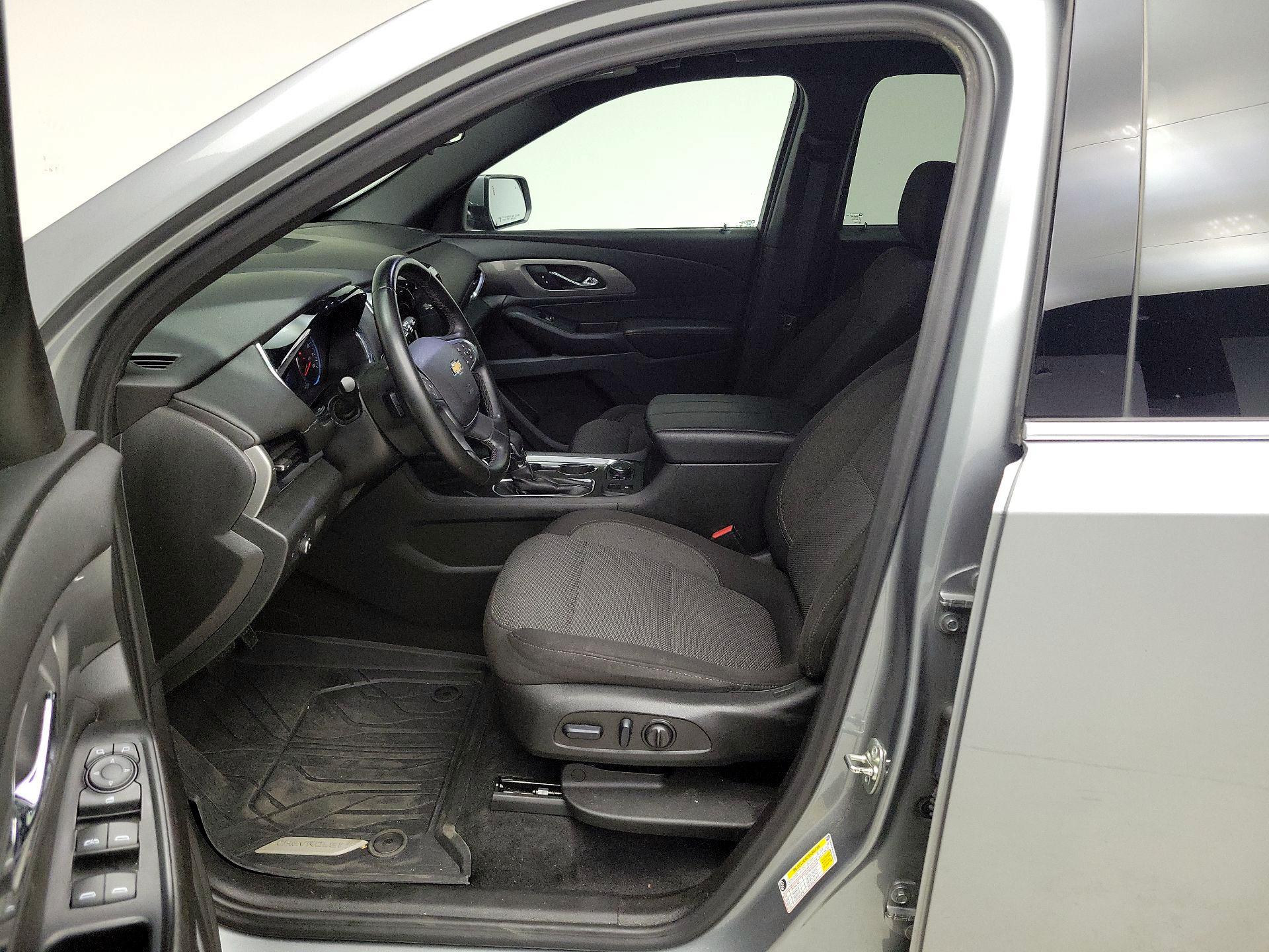 Thumbnail: 2023 Chevrolet Traverse - 11