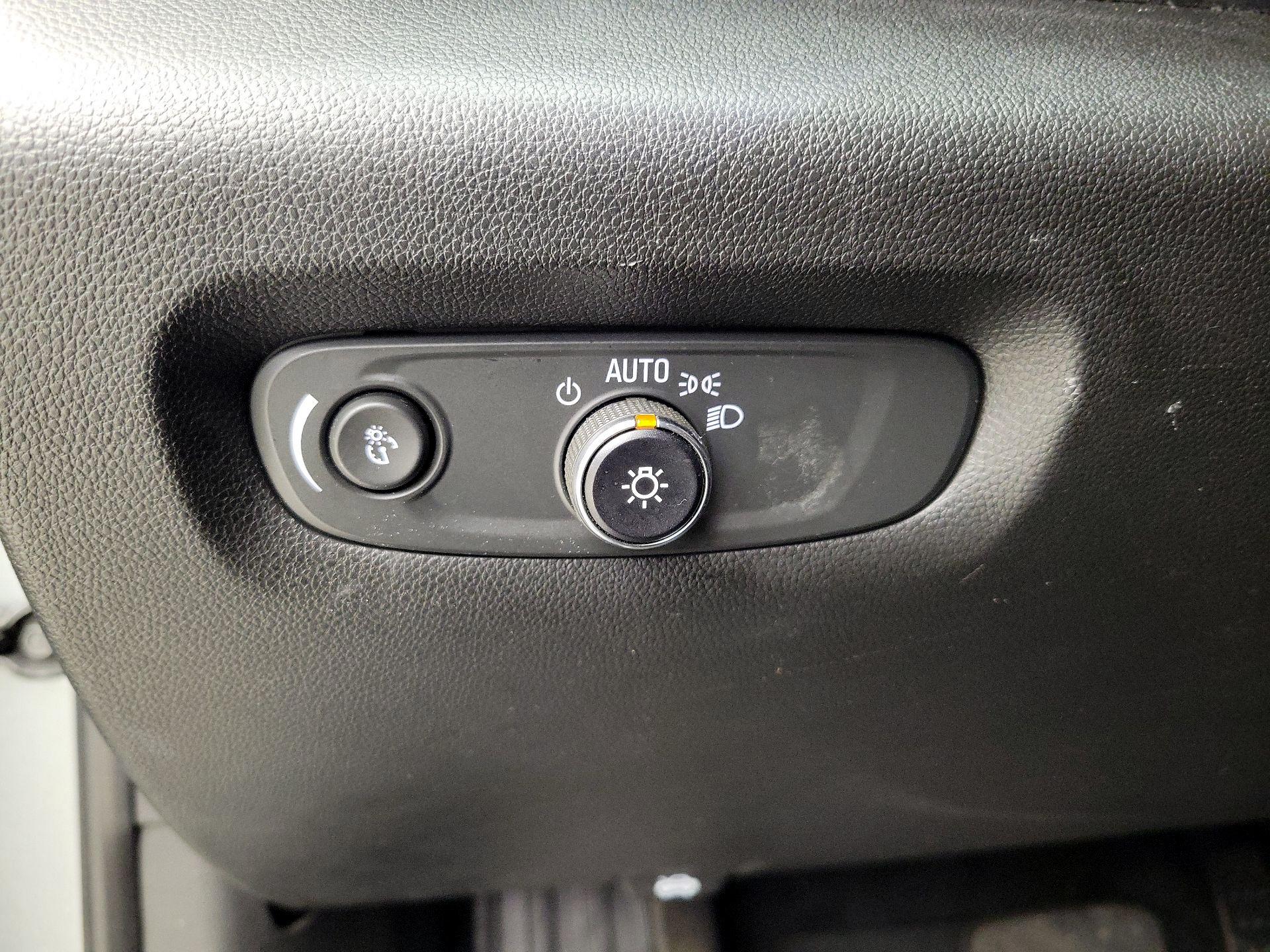 Thumbnail: 2023 Chevrolet Traverse - 13