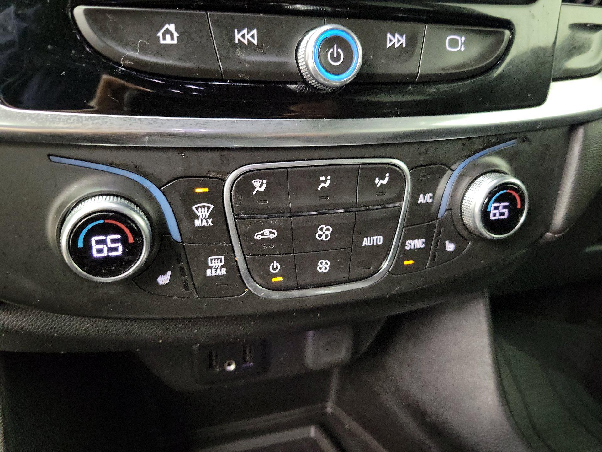 Thumbnail: 2023 Chevrolet Traverse - 16