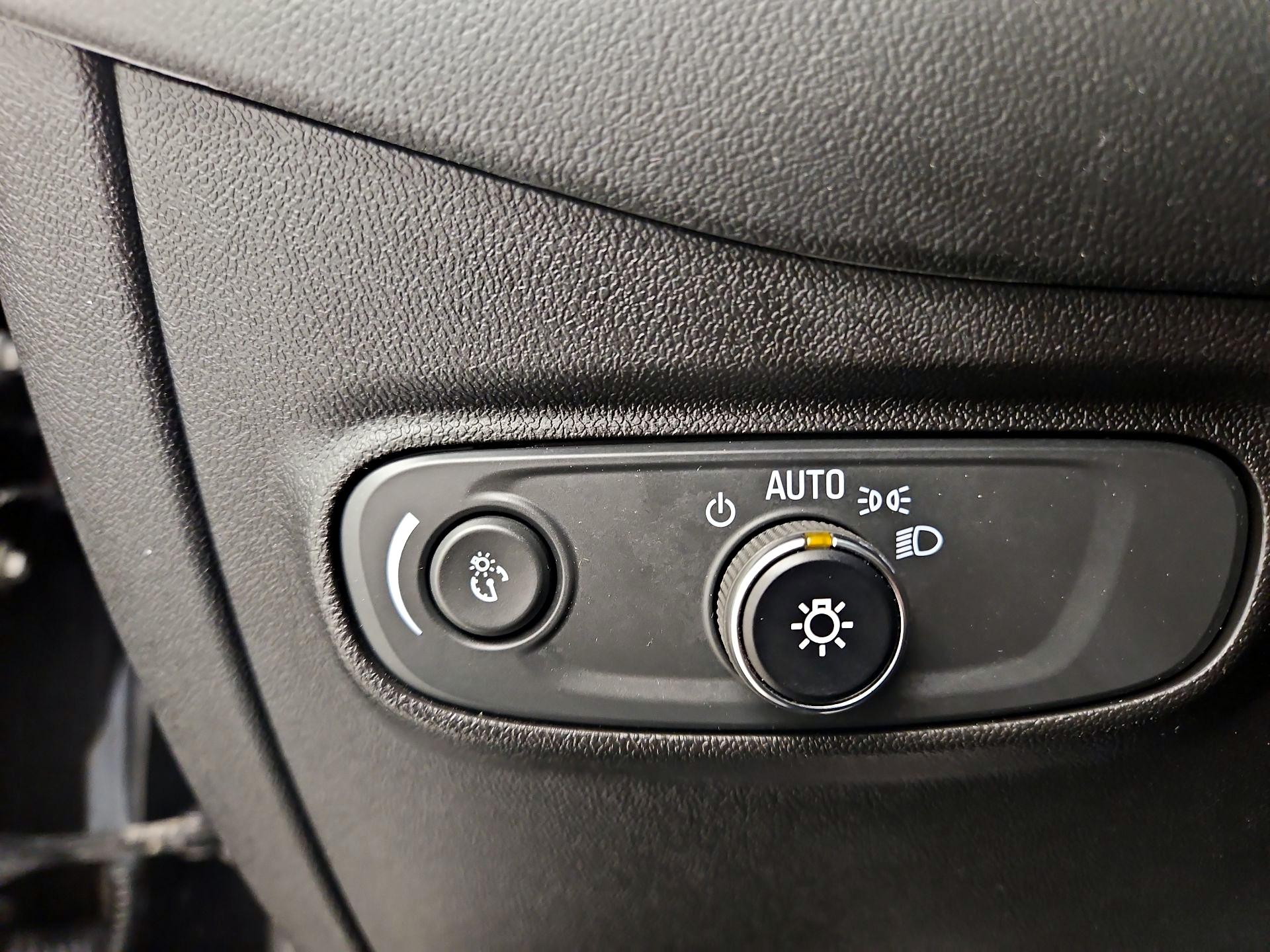 Thumbnail: 2021 Chevrolet Equinox - 13