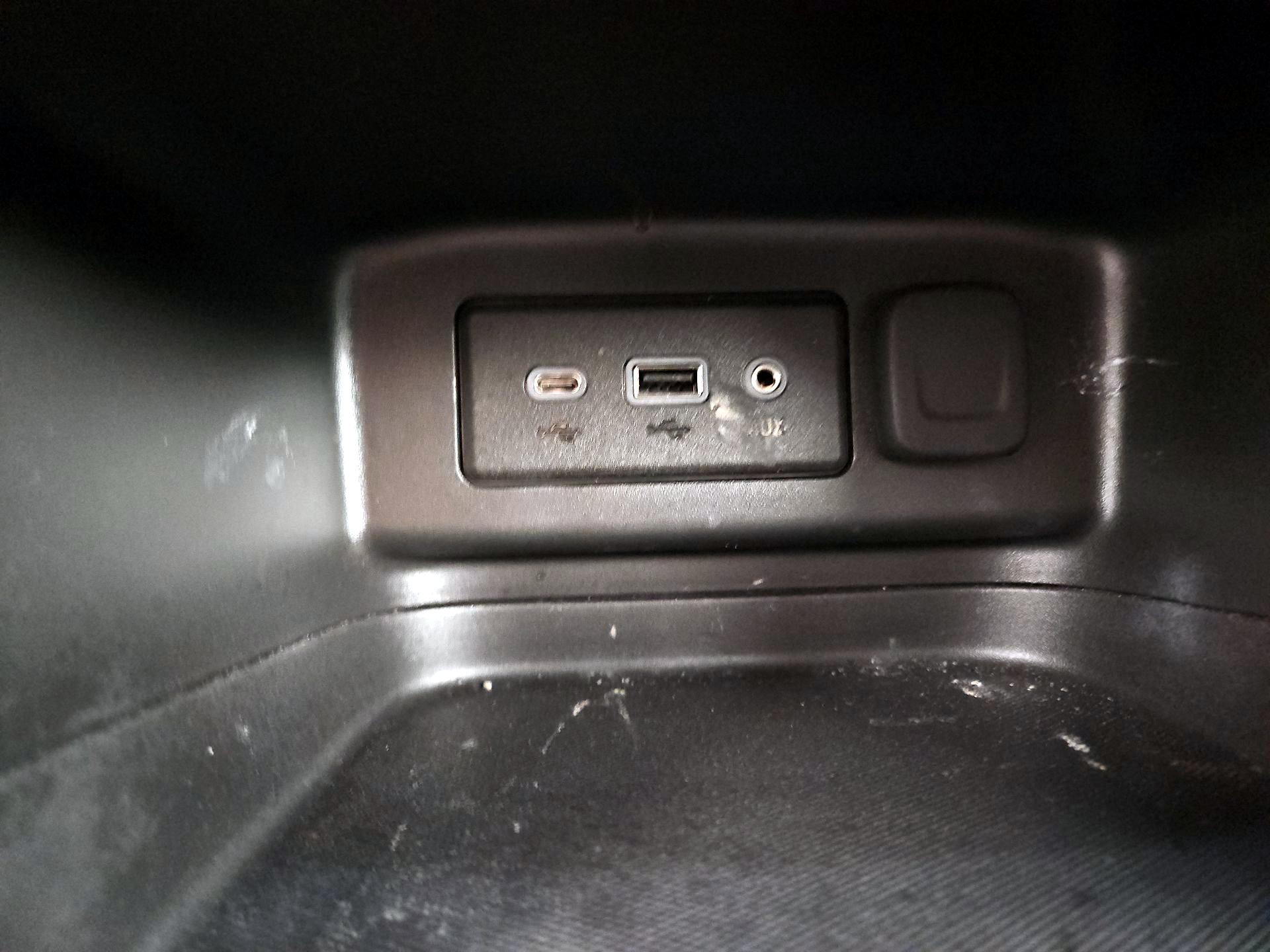 Thumbnail: 2023 Chevrolet Equinox - 18