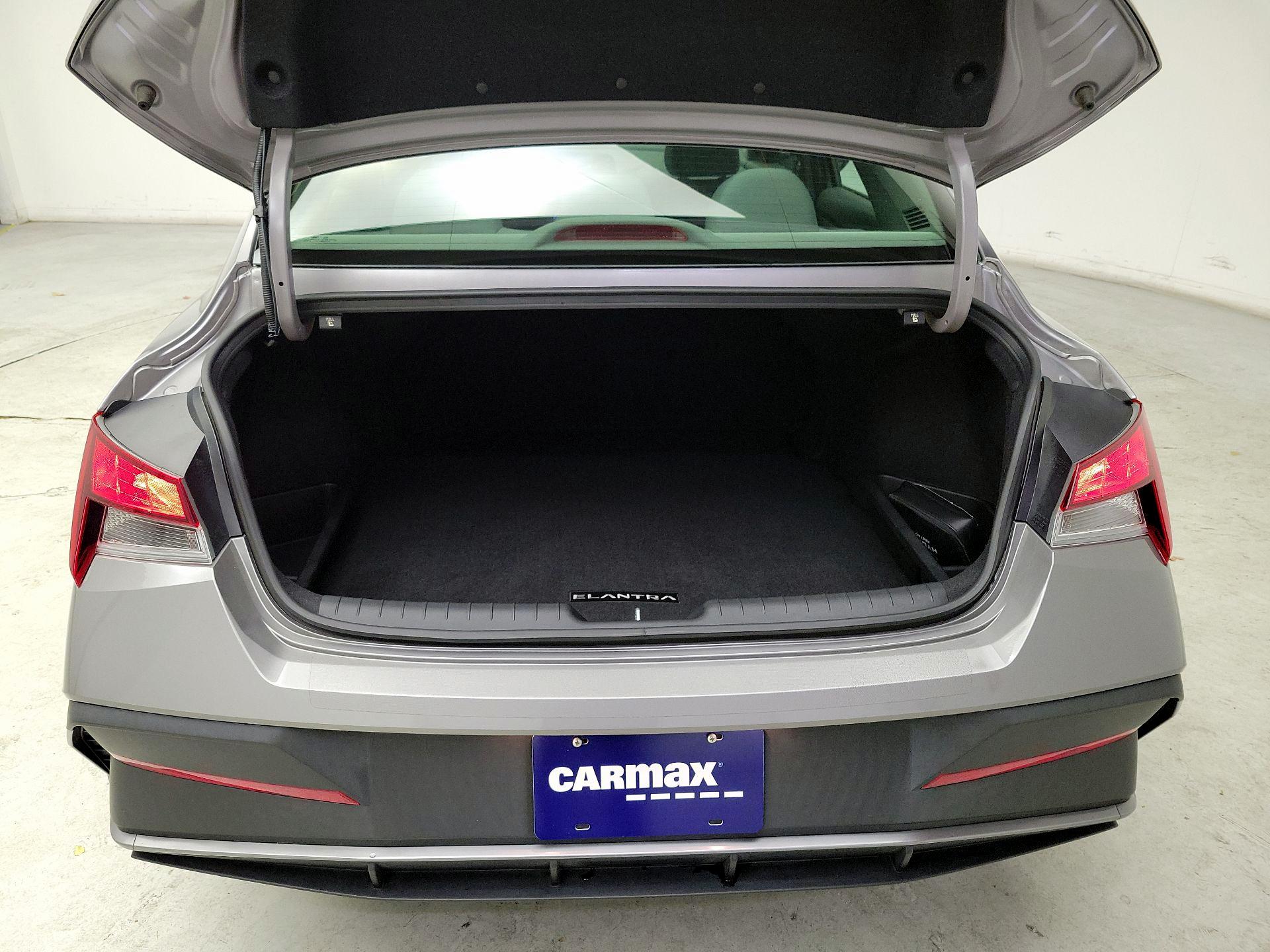 Thumbnail: 2024 Hyundai Elantra - 20