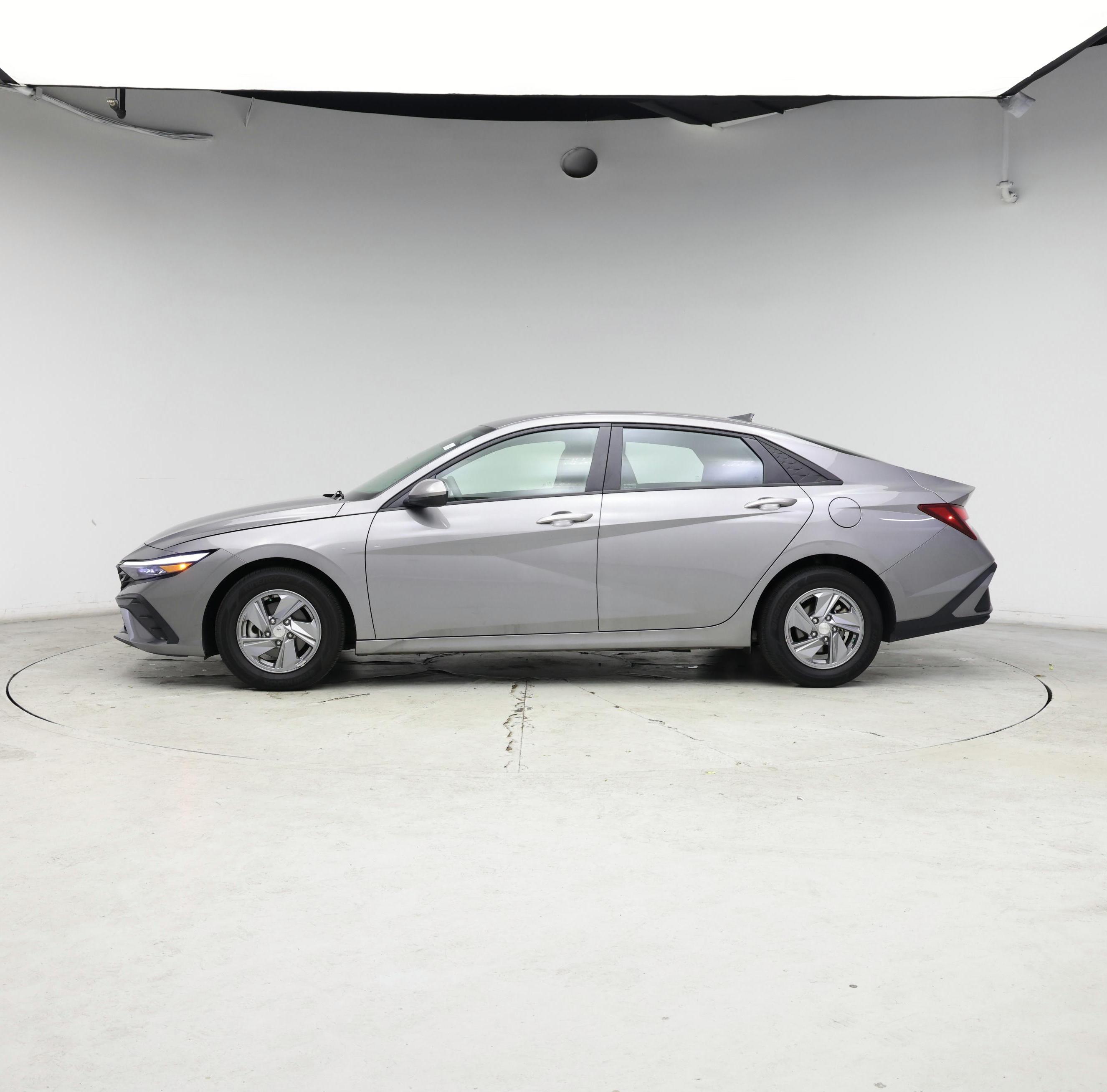 Thumbnail: 2024 Hyundai Elantra - 3