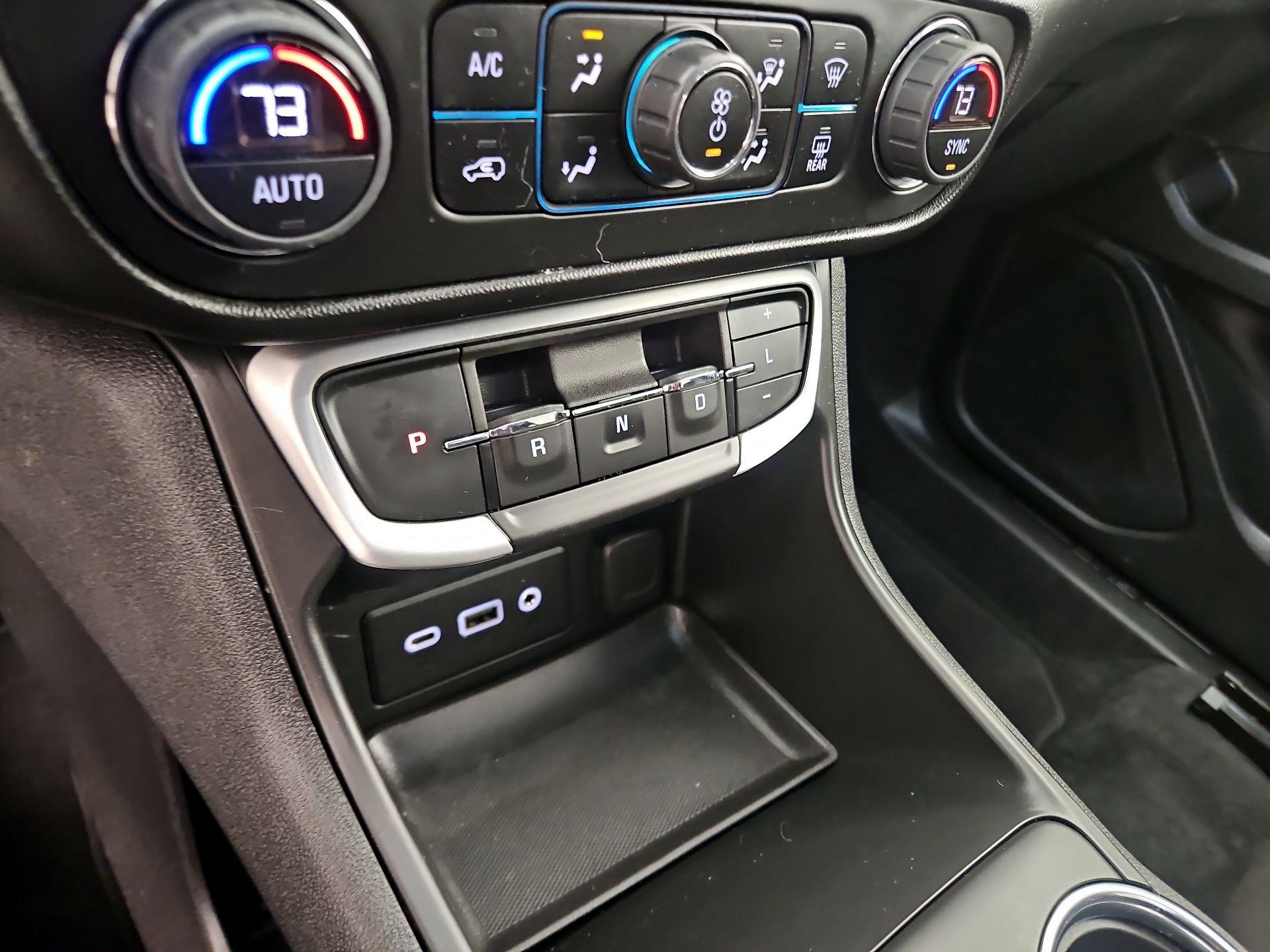 Thumbnail: 2022 GMC Terrain - 17