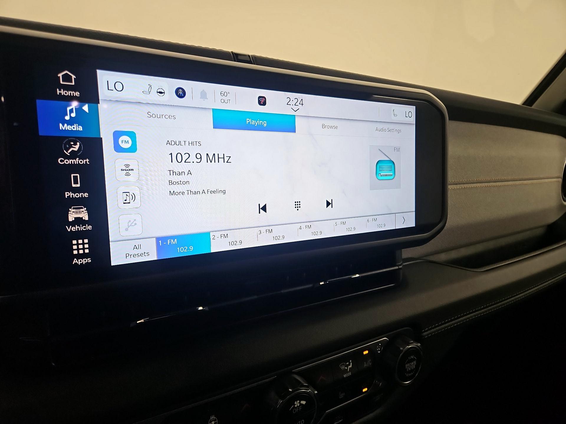 Thumbnail: 2024 Jeep Wrangler - 15