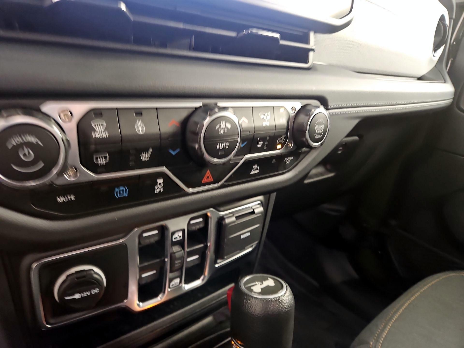 Thumbnail: 2024 Jeep Wrangler - 16