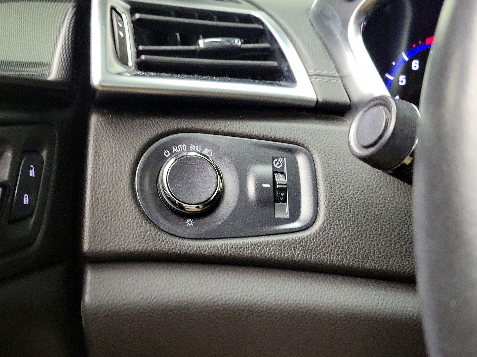 Thumbnail: 2015 Cadillac SRX - 13