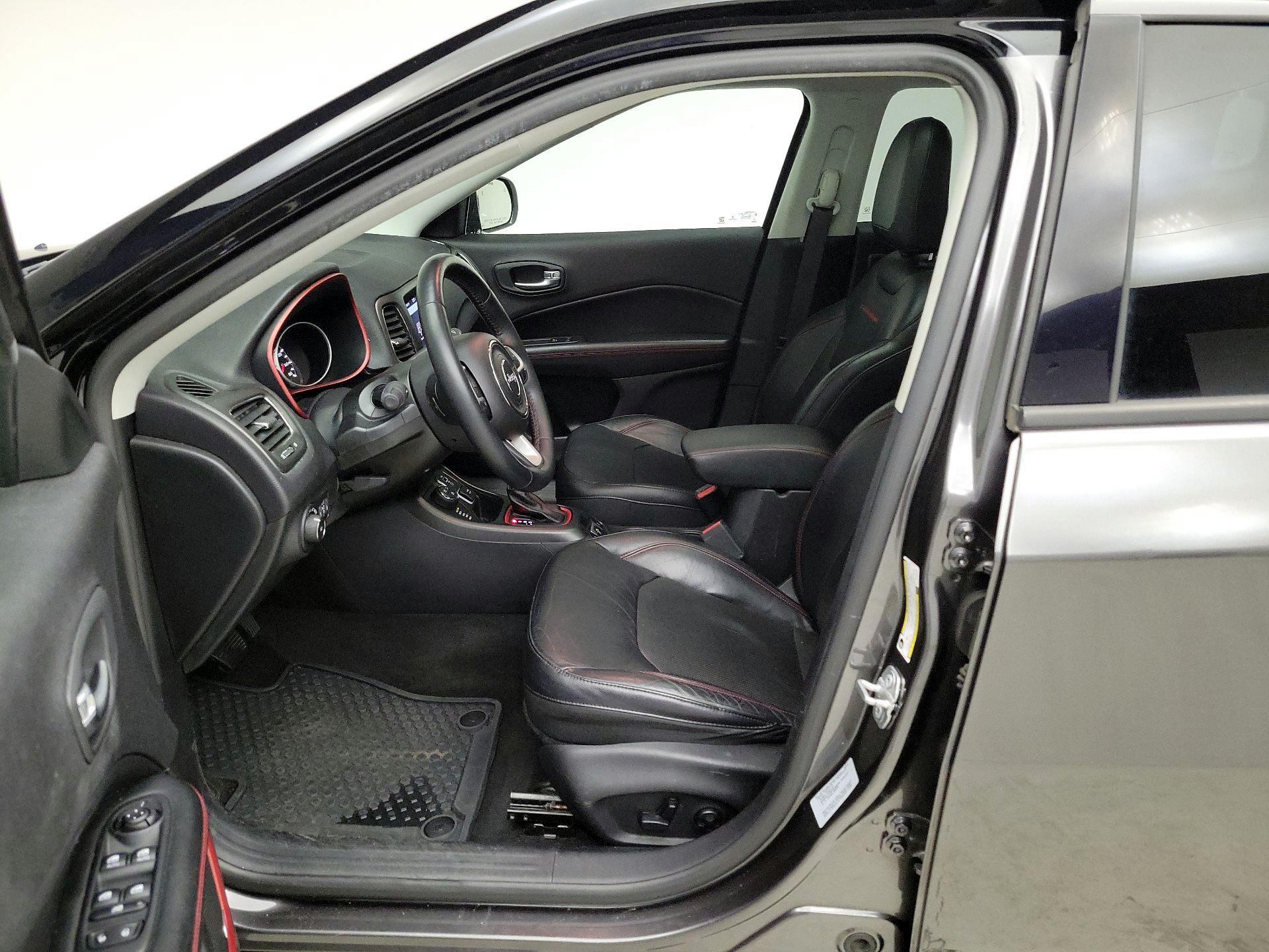 Thumbnail: 2018 Jeep Compass - 11