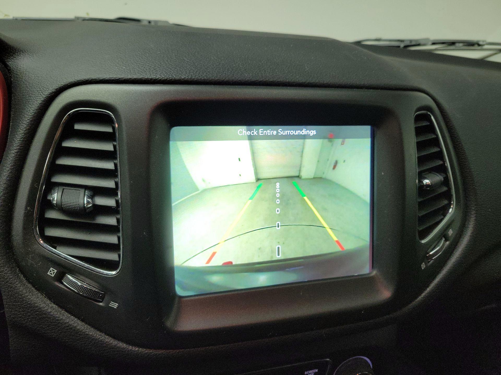 Thumbnail: 2018 Jeep Compass - 15