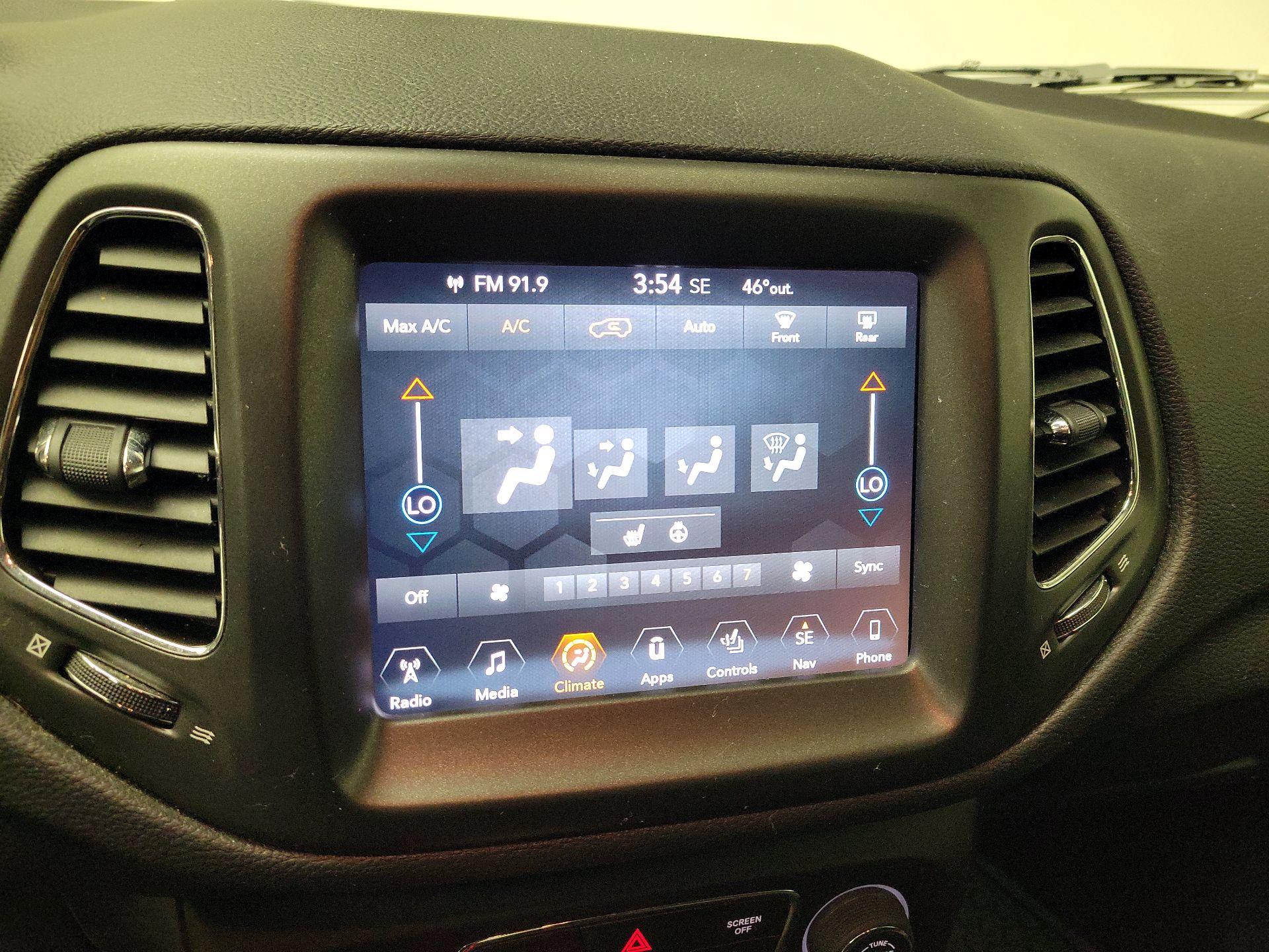 Thumbnail: 2018 Jeep Compass - 17