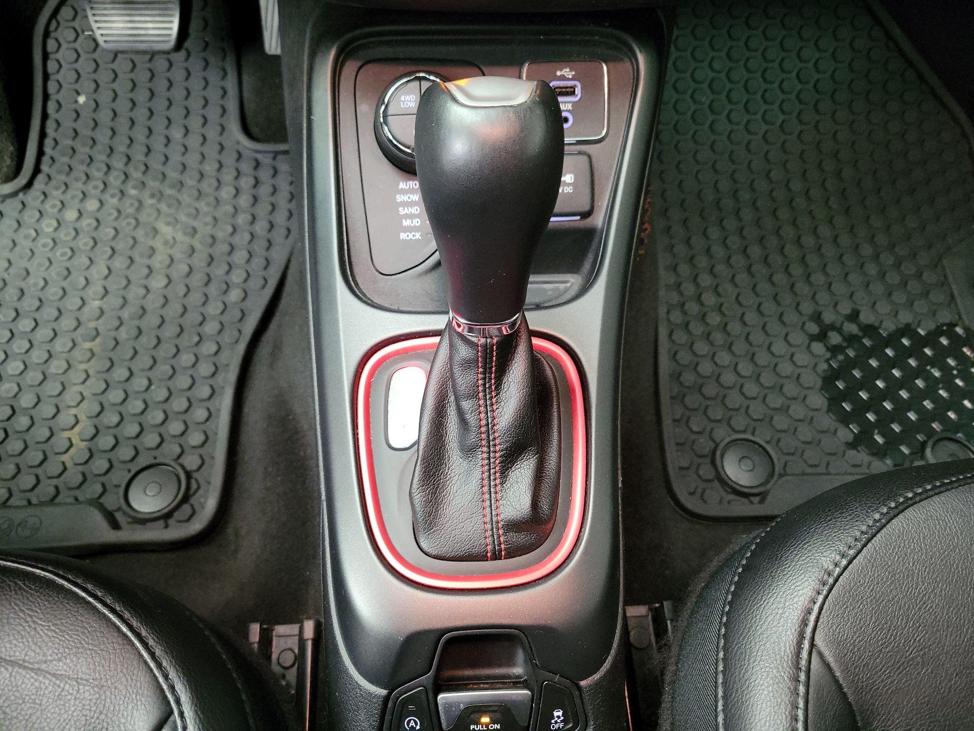 Thumbnail: 2018 Jeep Compass - 18