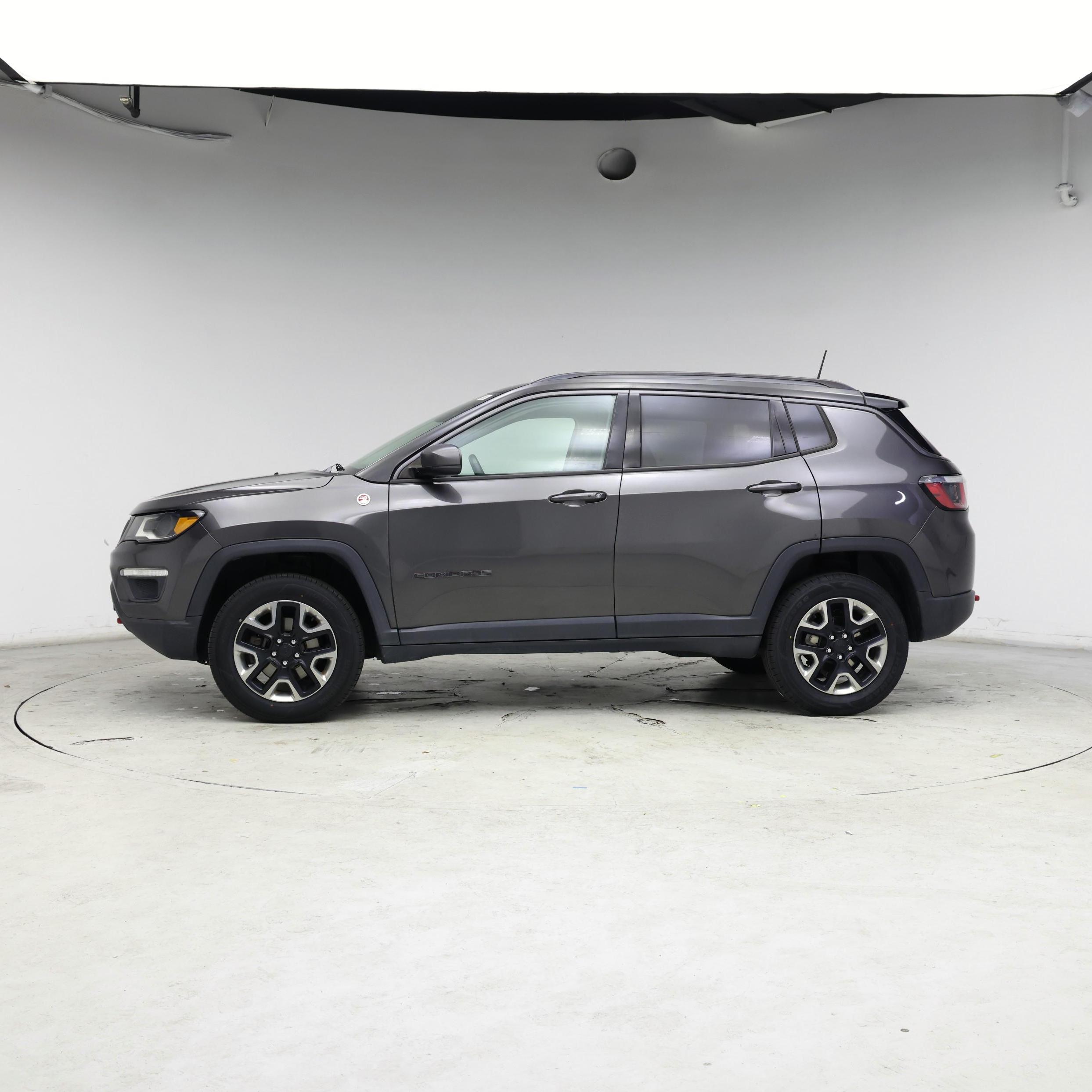 Thumbnail: 2018 Jeep Compass - 3