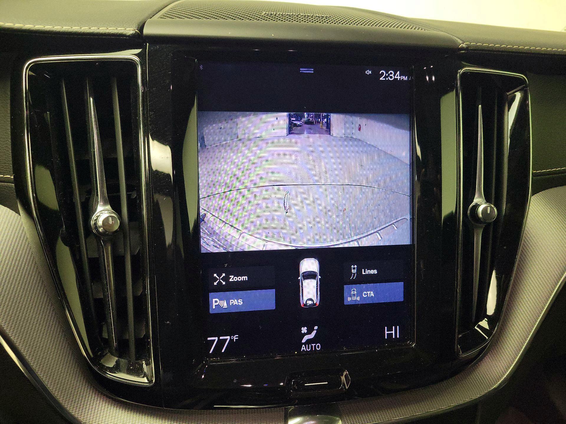 Thumbnail: 2020 Volvo XC60 - 15