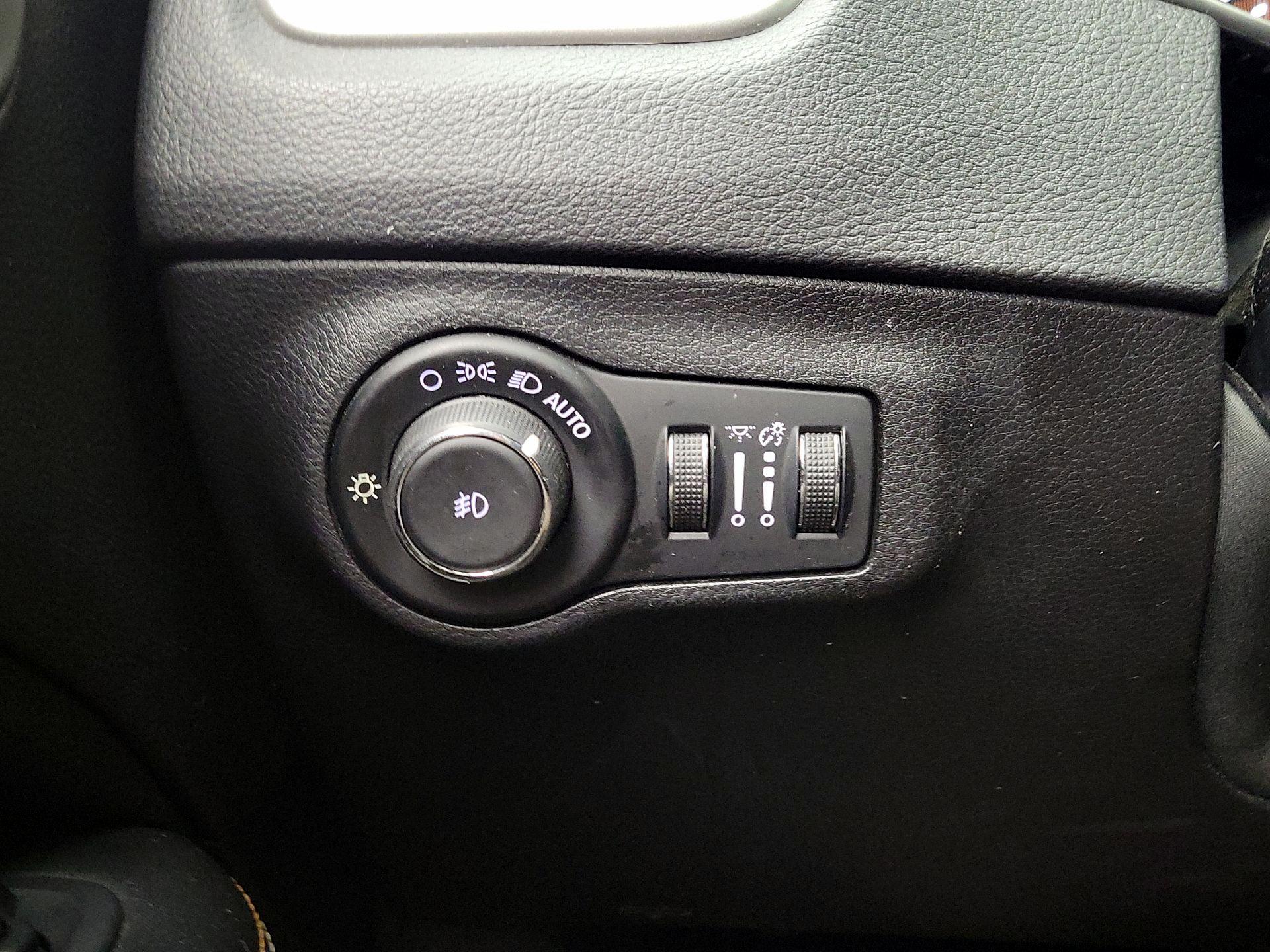 Thumbnail: 2019 Jeep Compass - 13