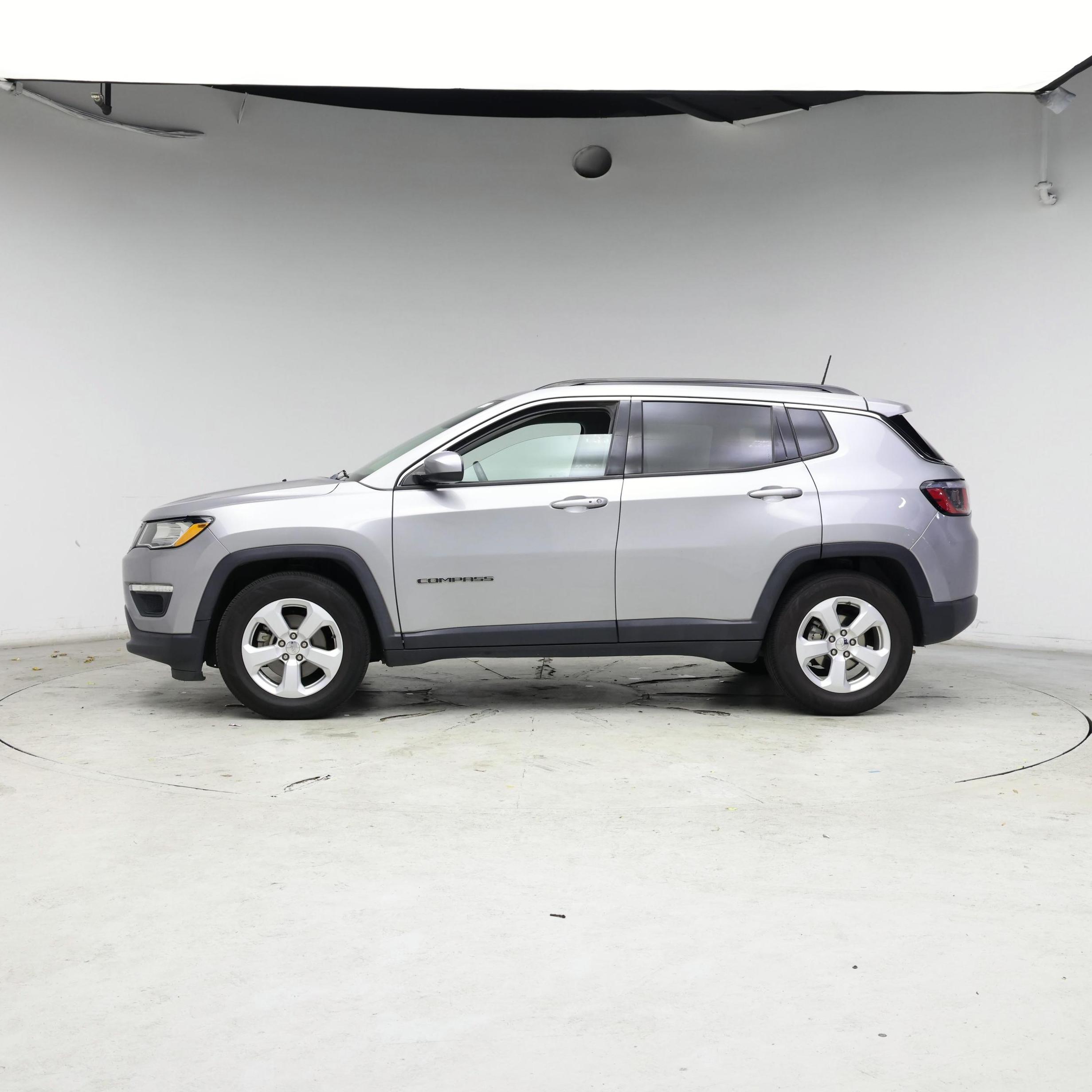 Thumbnail: 2019 Jeep Compass - 3