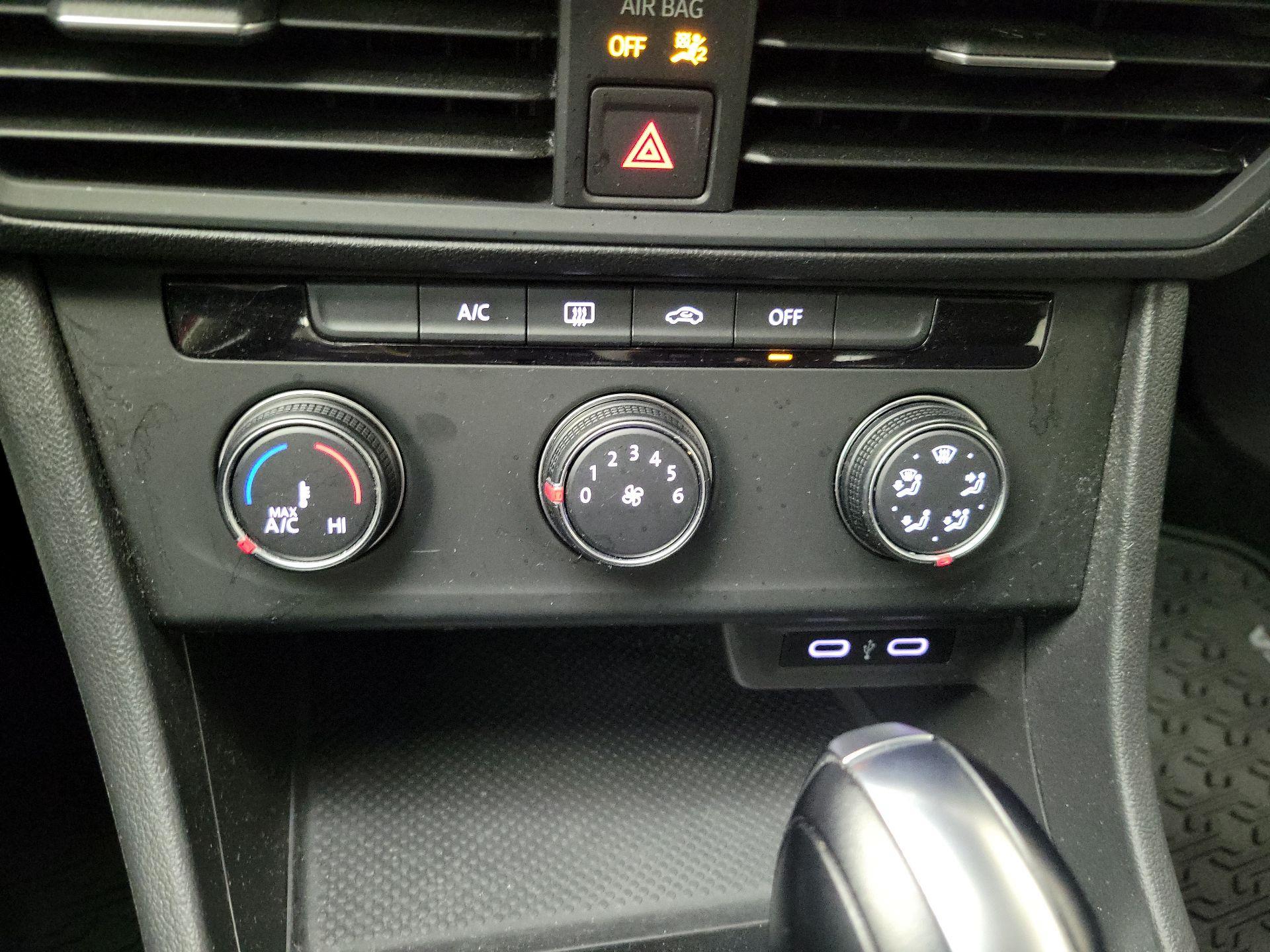 Thumbnail: 2021 Volkswagen Jetta - 16